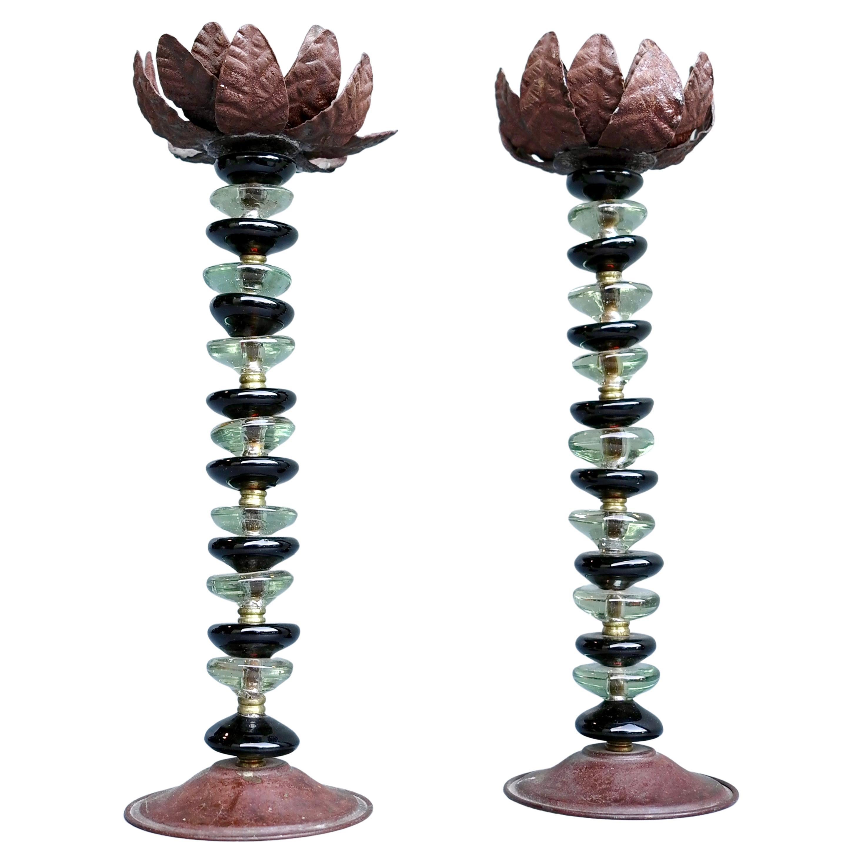 Paar Kerzenständer aus Glas, Messing und Blattmetall, 1960er Jahre