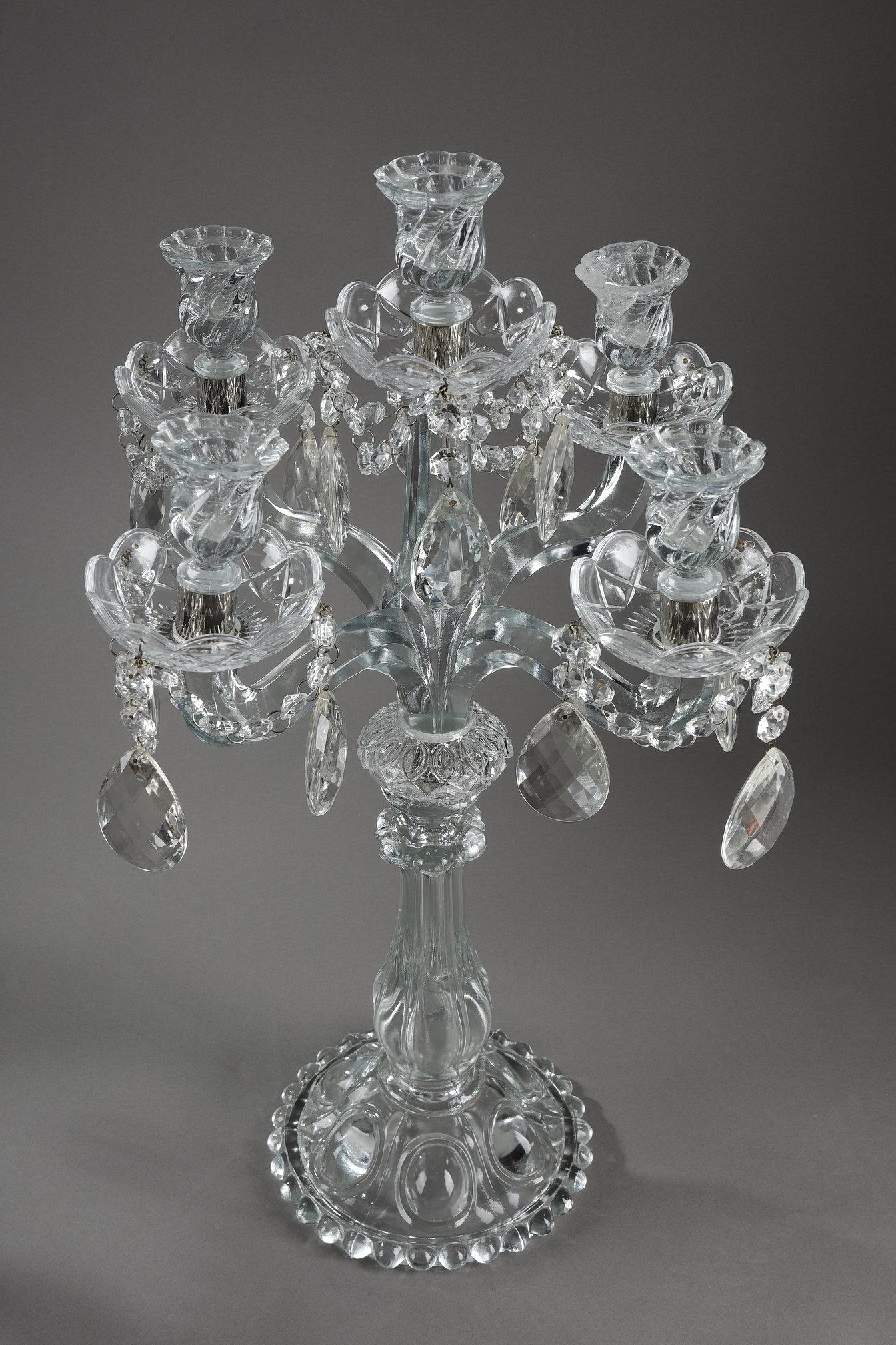 Coppia di candelabri in vetro con pendenti in cristallo in vendita 5