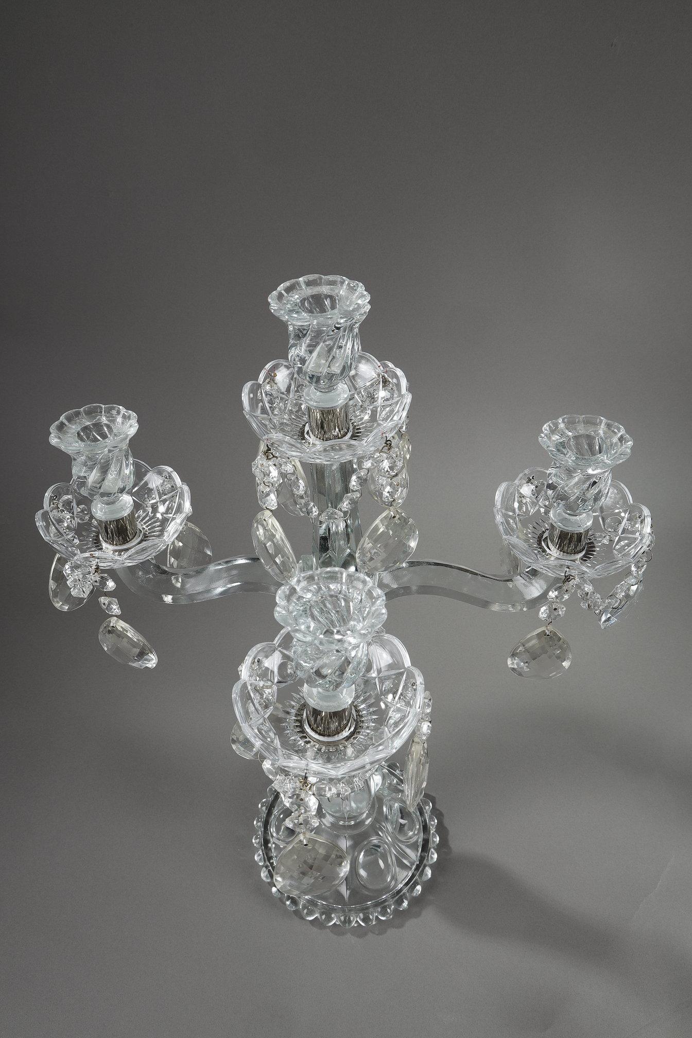 Coppia di candelabri in vetro con pendenti in cristallo in vendita 13