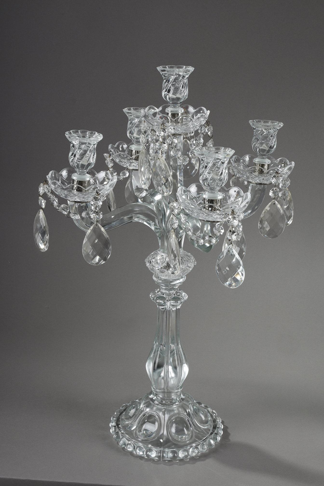 Coppia di candelabri in vetro con pendenti in cristallo in vendita 2