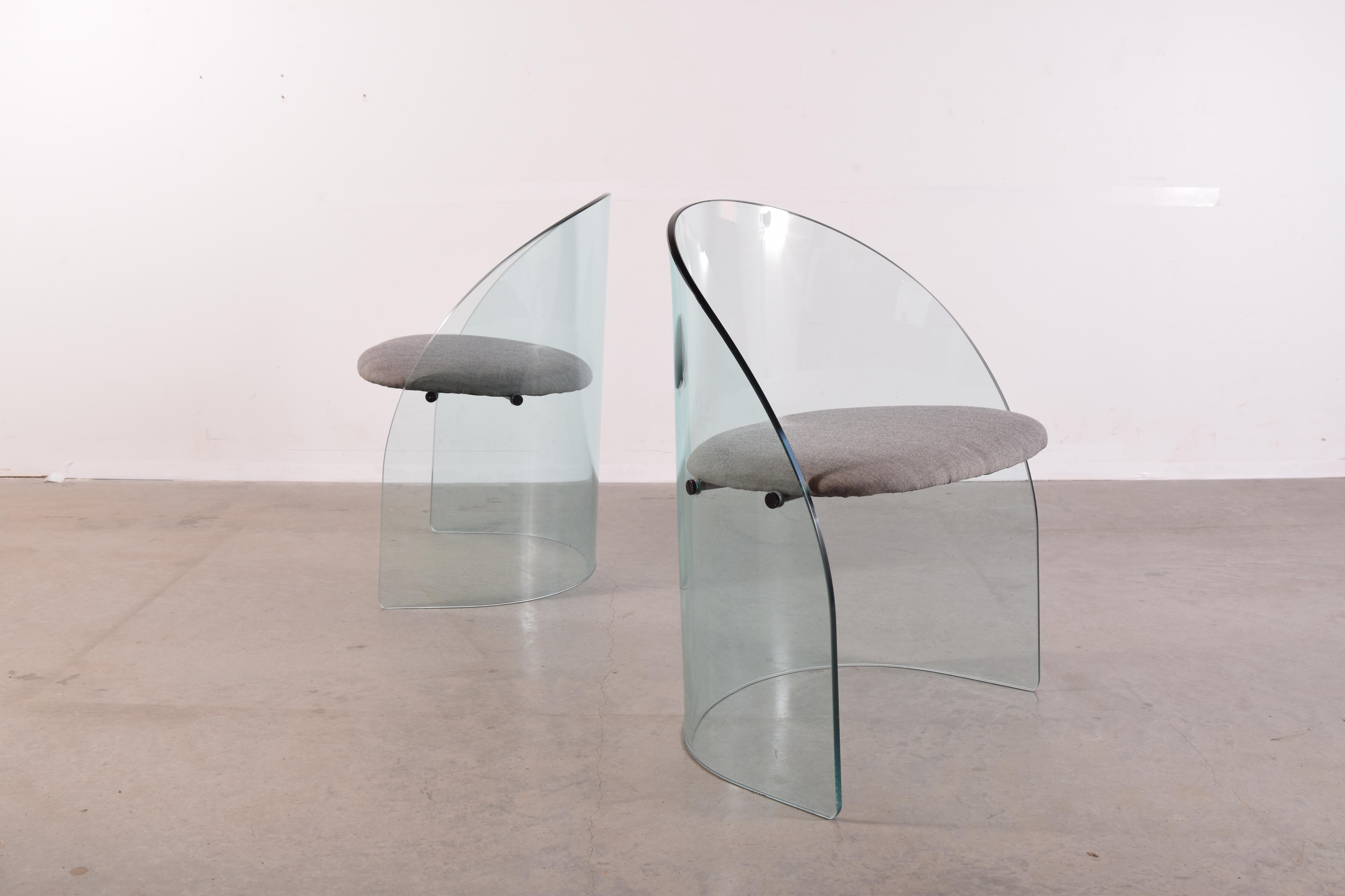 Mid-Century Modern Pair of Glass Chairs in the Manner of Louis Dierra For Sale