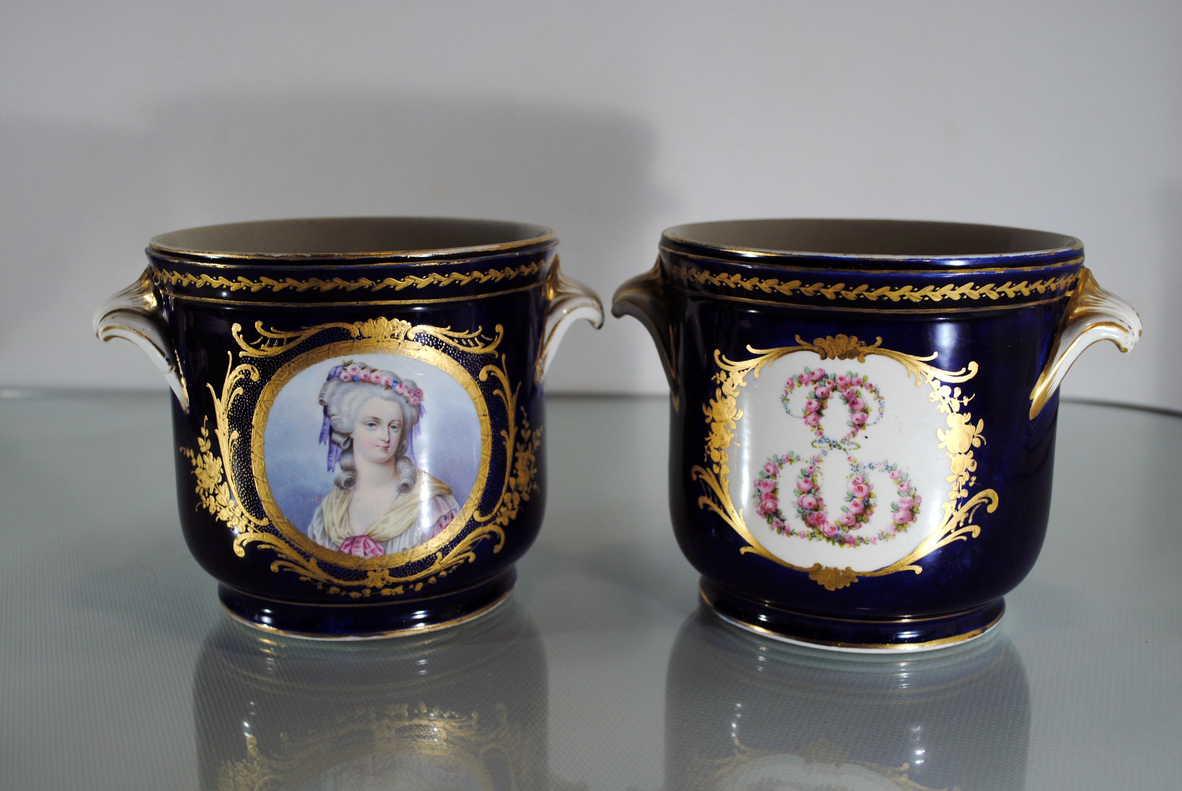 Pair of Glass Coolers Flowerpot in Paris Porcelain Signed Feuillet For Sale 4