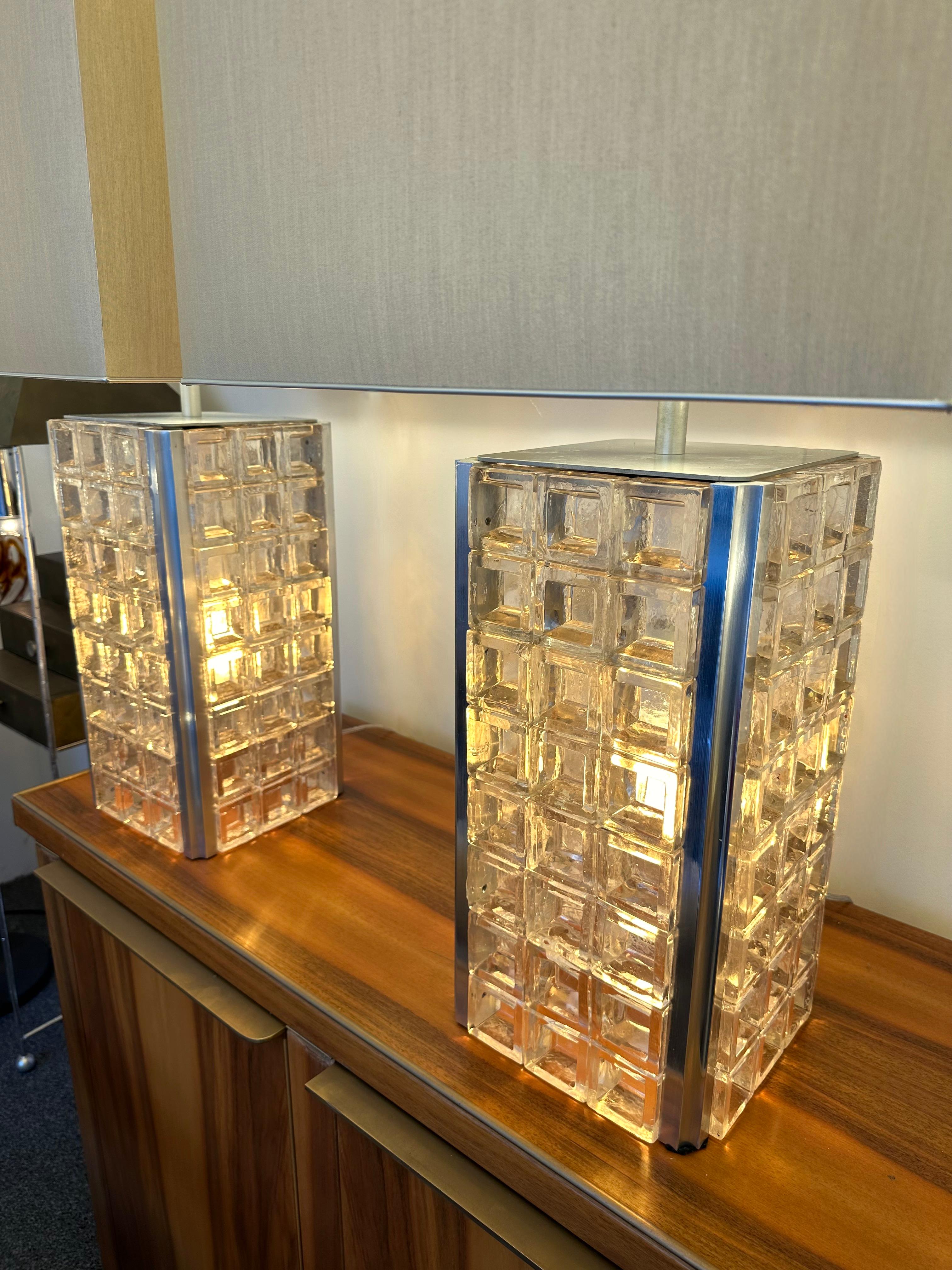 Mid-Century Modern Pair of Glass Cube Lamps and Stainless Steel Metal by Poliarte, Italy, 1970s For Sale