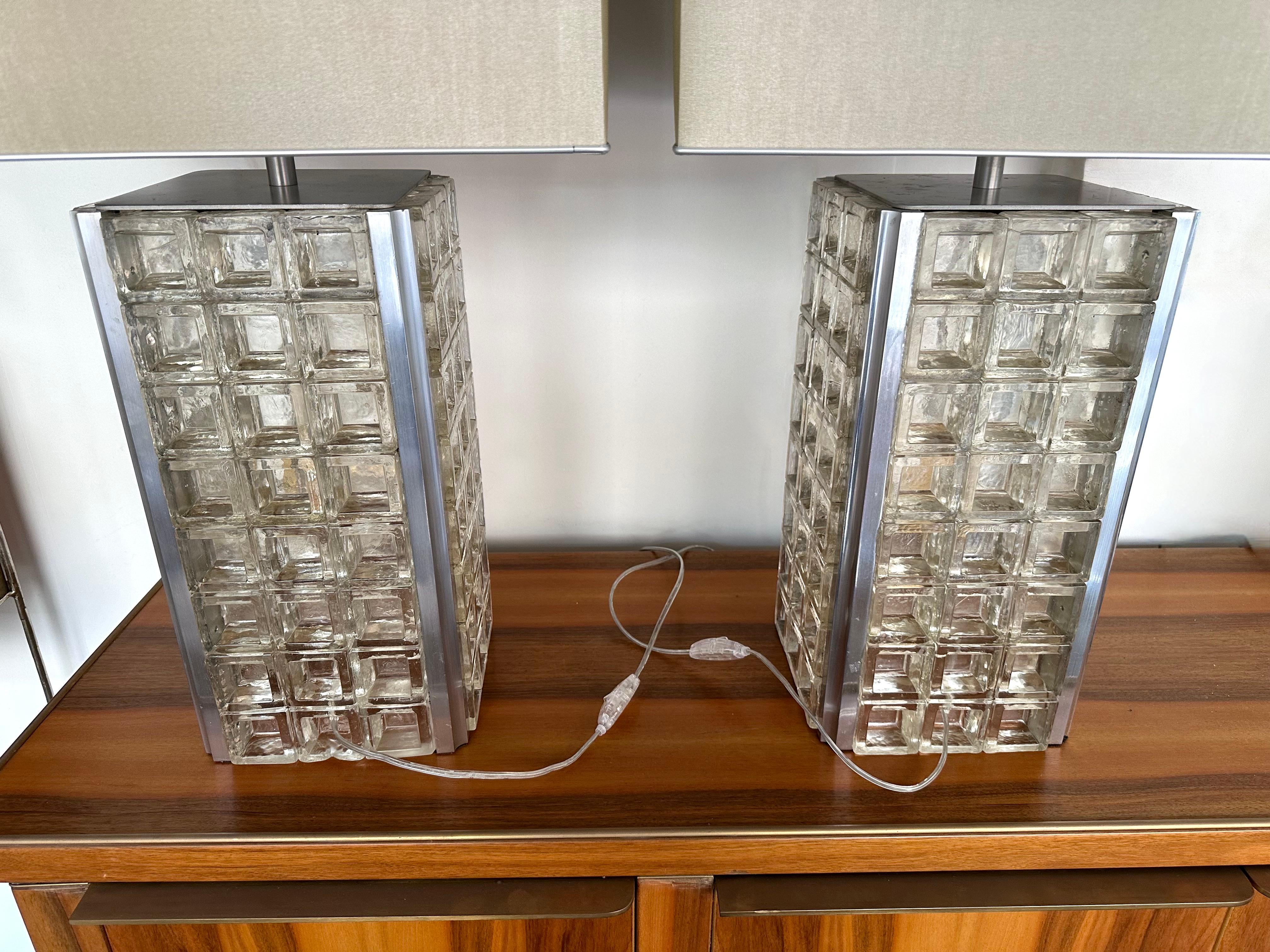 Italian Pair of Glass Cube Lamps and Stainless Steel Metal by Poliarte, Italy, 1970s For Sale