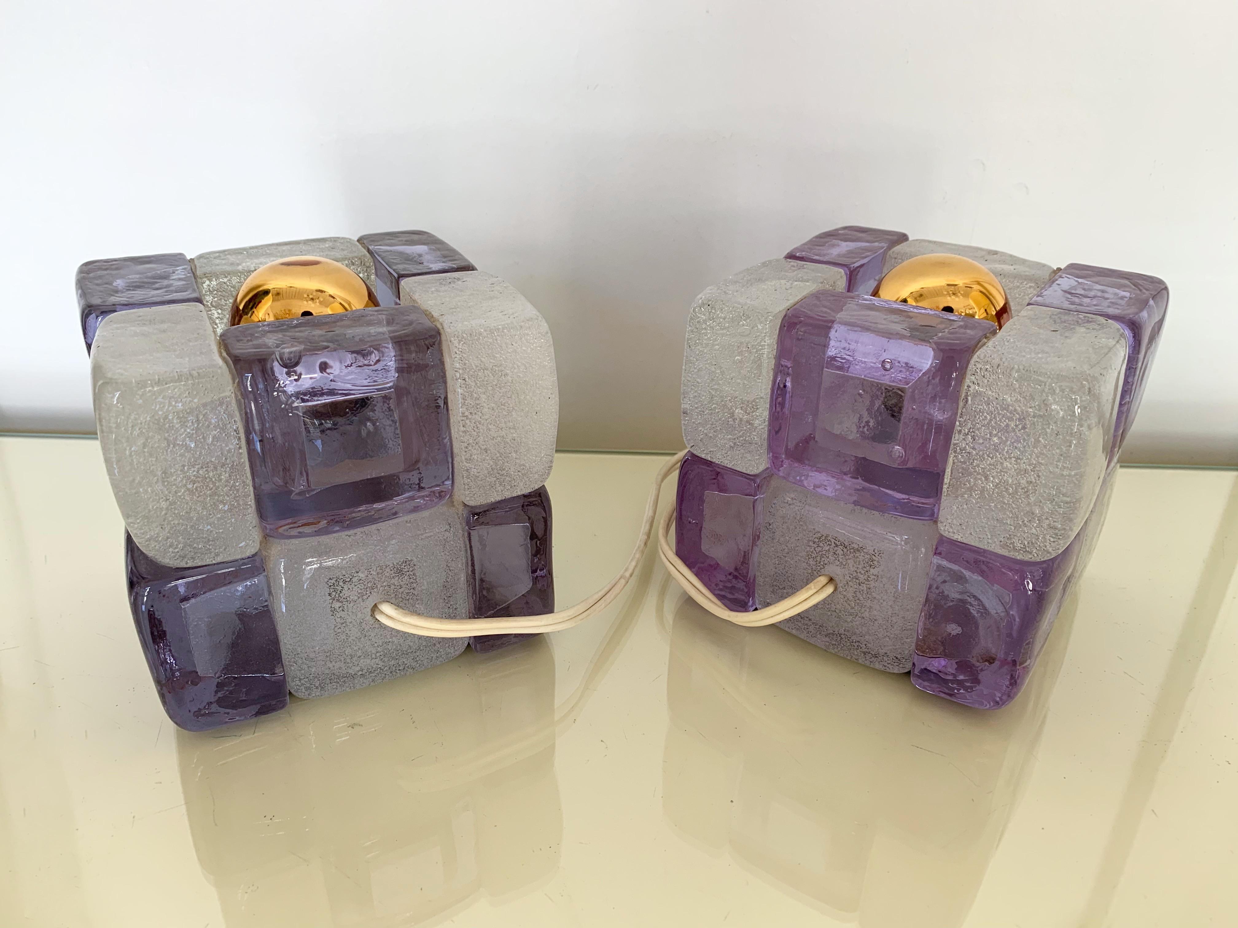 Nice pair of bedside or table lamps pressed glass cube by the manufacture Poliarte in light purple lila and clear bubble white. Work with all normal bulbs. Famous design like Mazzega Murano, Venini, Vistosi, Biancardi, Longobard.