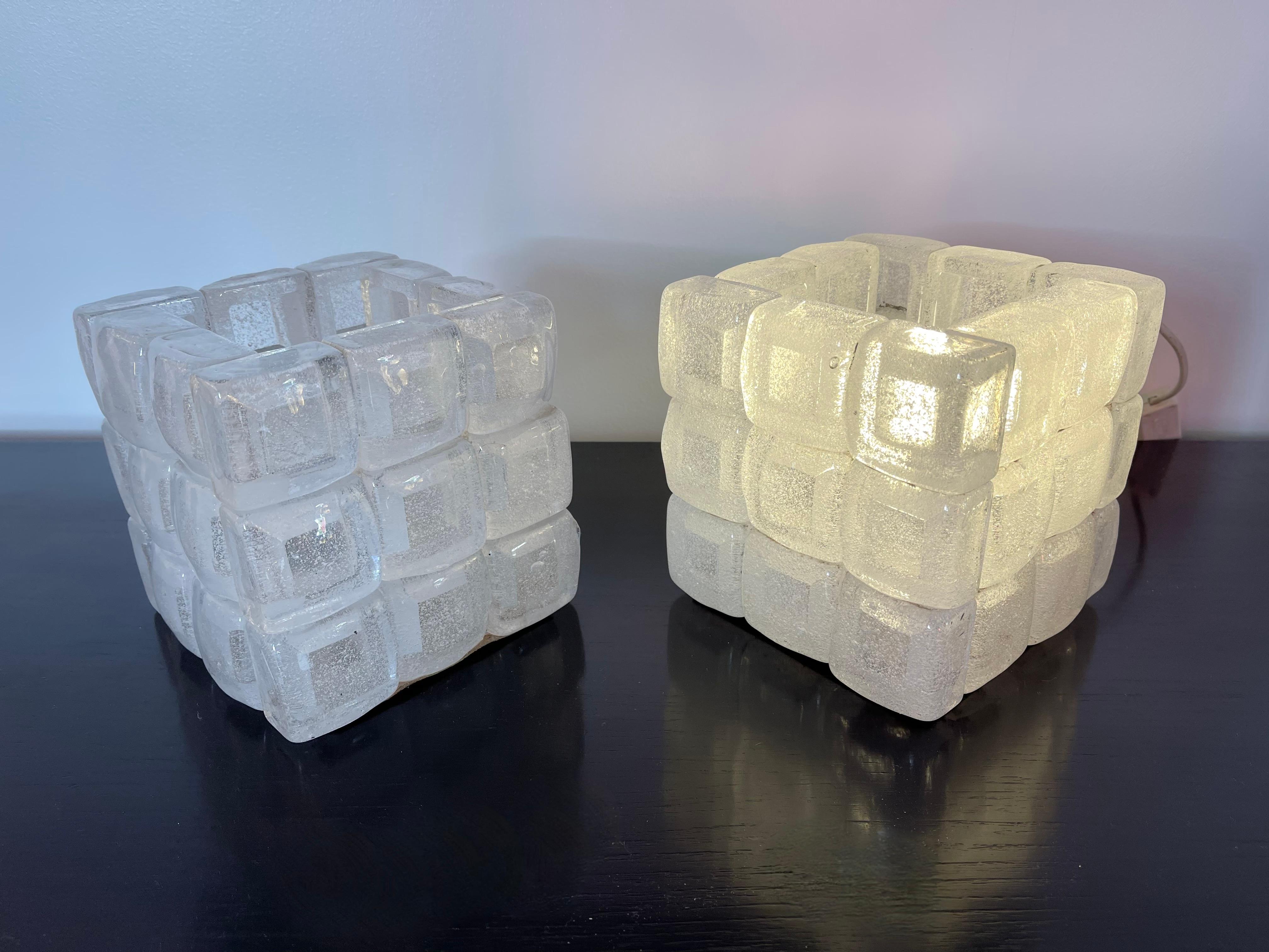 Pair of Glass Cube Lamps by Poliarte, Italy, 1970s In Good Condition For Sale In SAINT-OUEN, FR