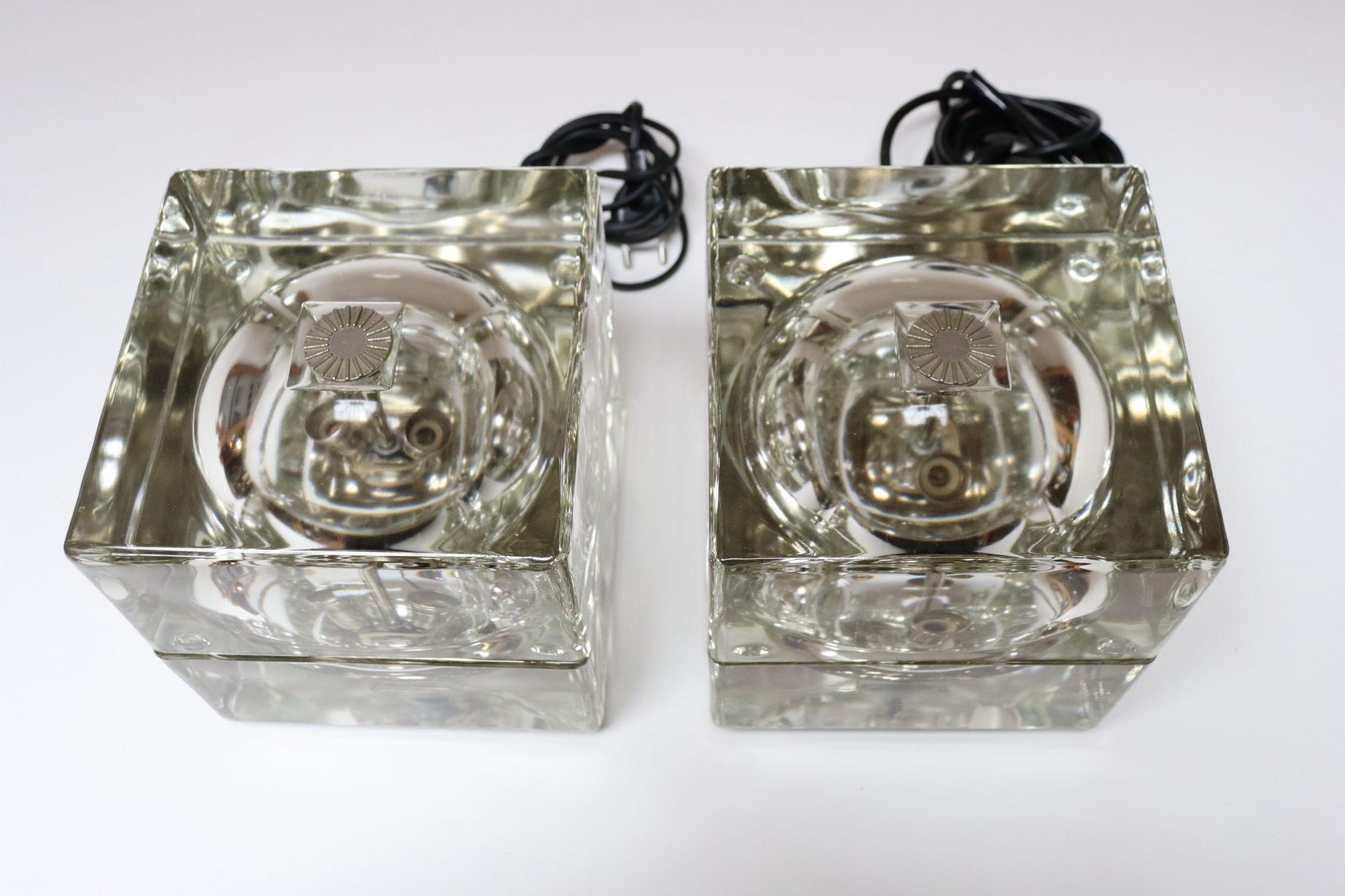 Pareja de lámparas de sobremesa Cubosfera de cristal de Alessandro Mendini para Fidenza Vetraria Moderno de mediados de siglo en venta