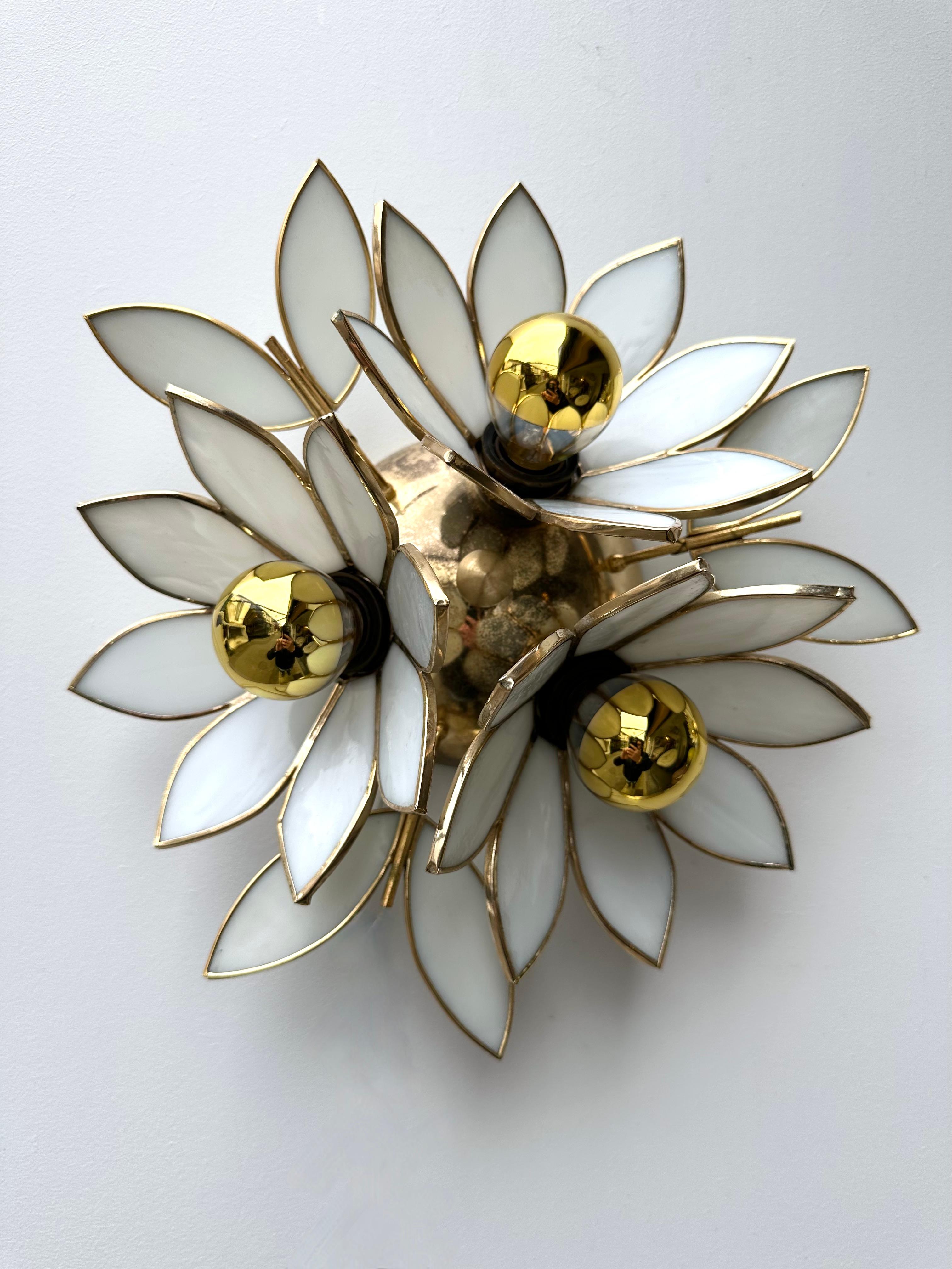Late 20th Century Pair of Glass Flowers and Brass Sconces, Italy, 1970s