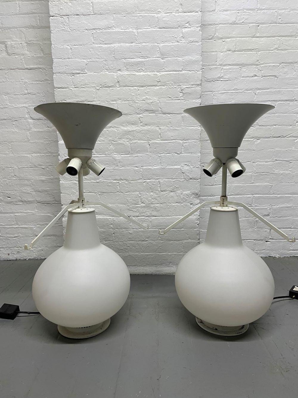 Mid-20th Century Pair of Glass Lamps by Max Ingrand for Fontana Arte For Sale