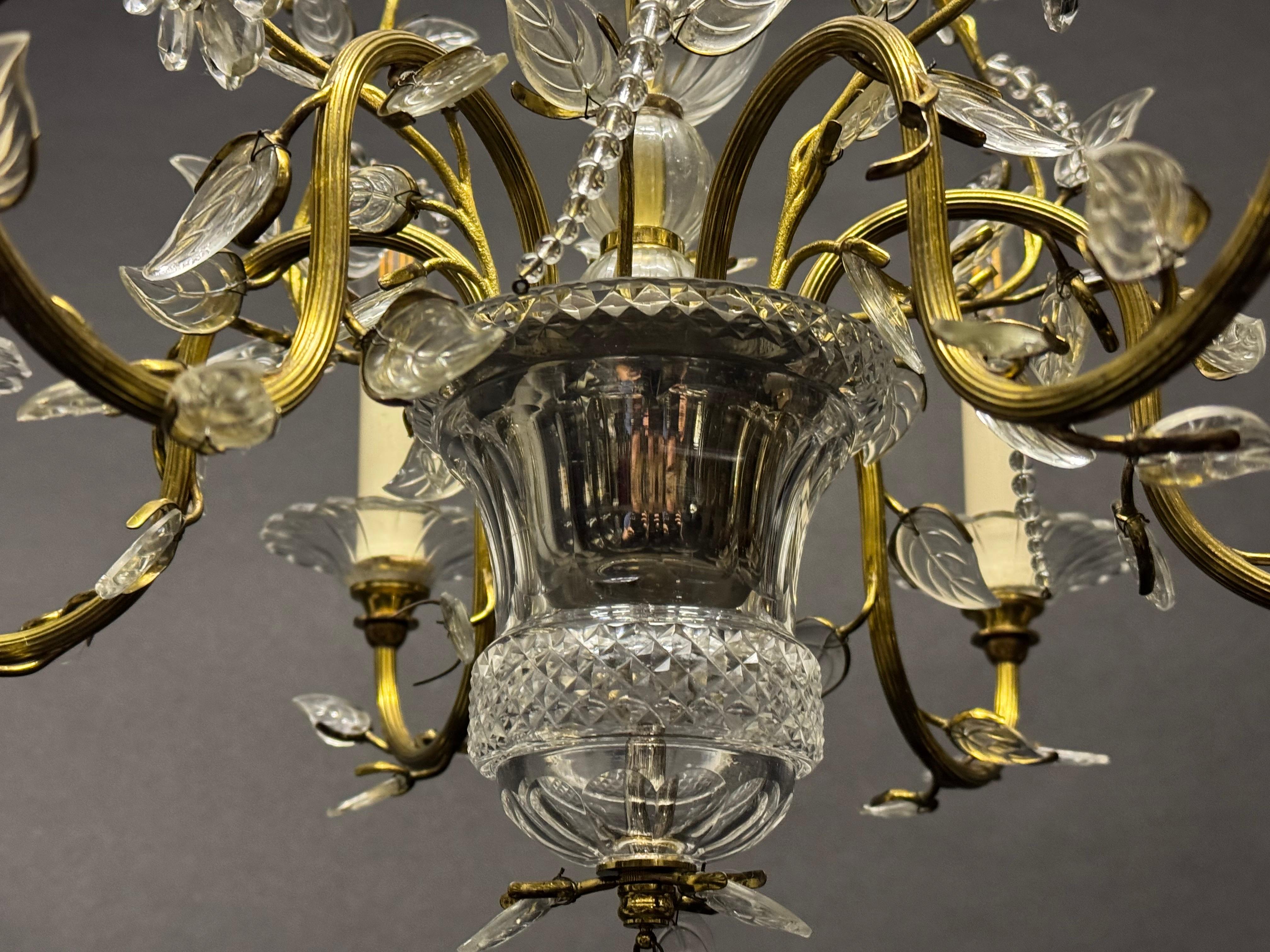 Coppia di lampadari a foglie in vetro nello stile della Maison Baguès, anni '50 in vendita 2