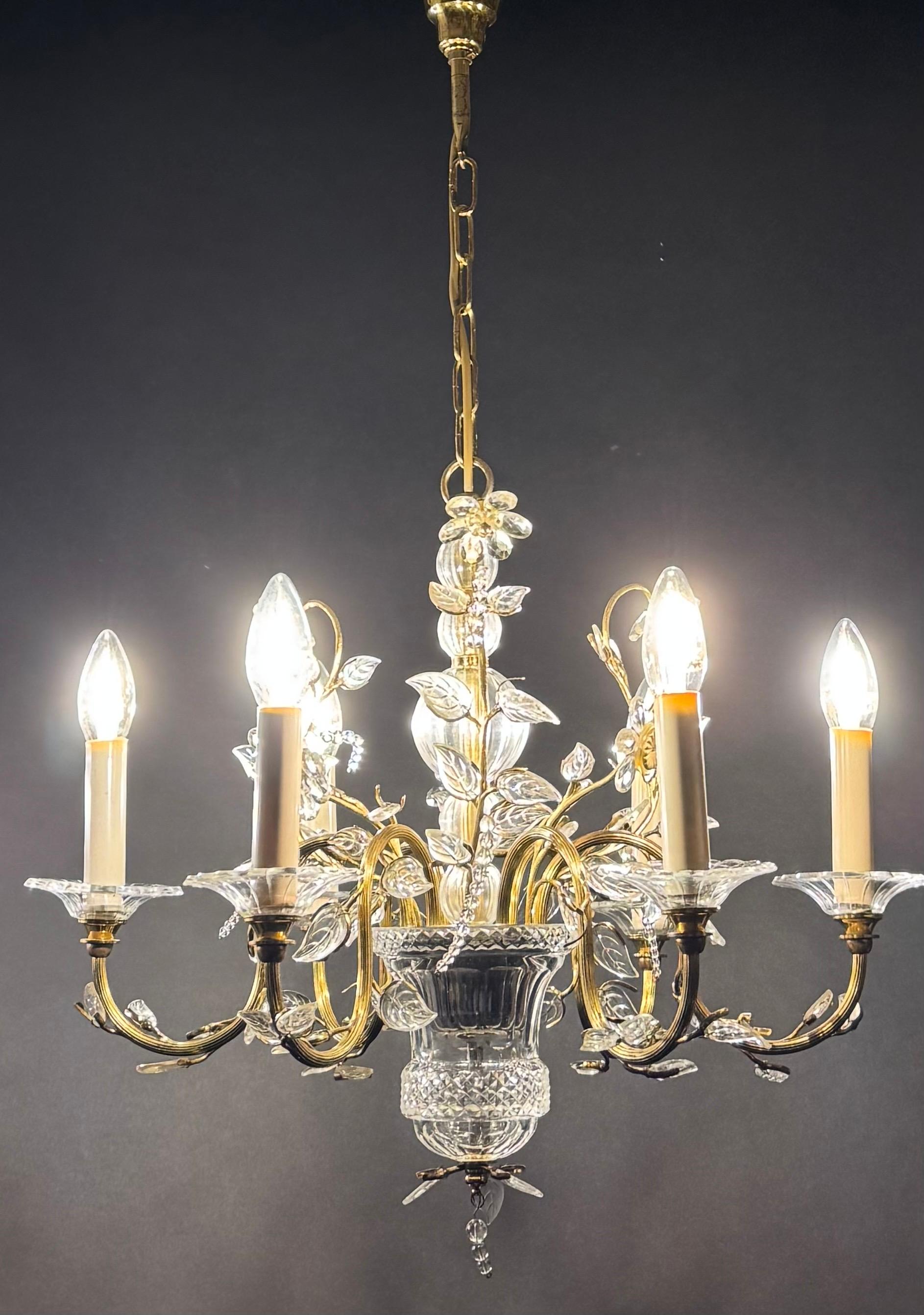 Coppia di lampadari a foglie in vetro nello stile della Maison Baguès, anni '50 in vendita 10