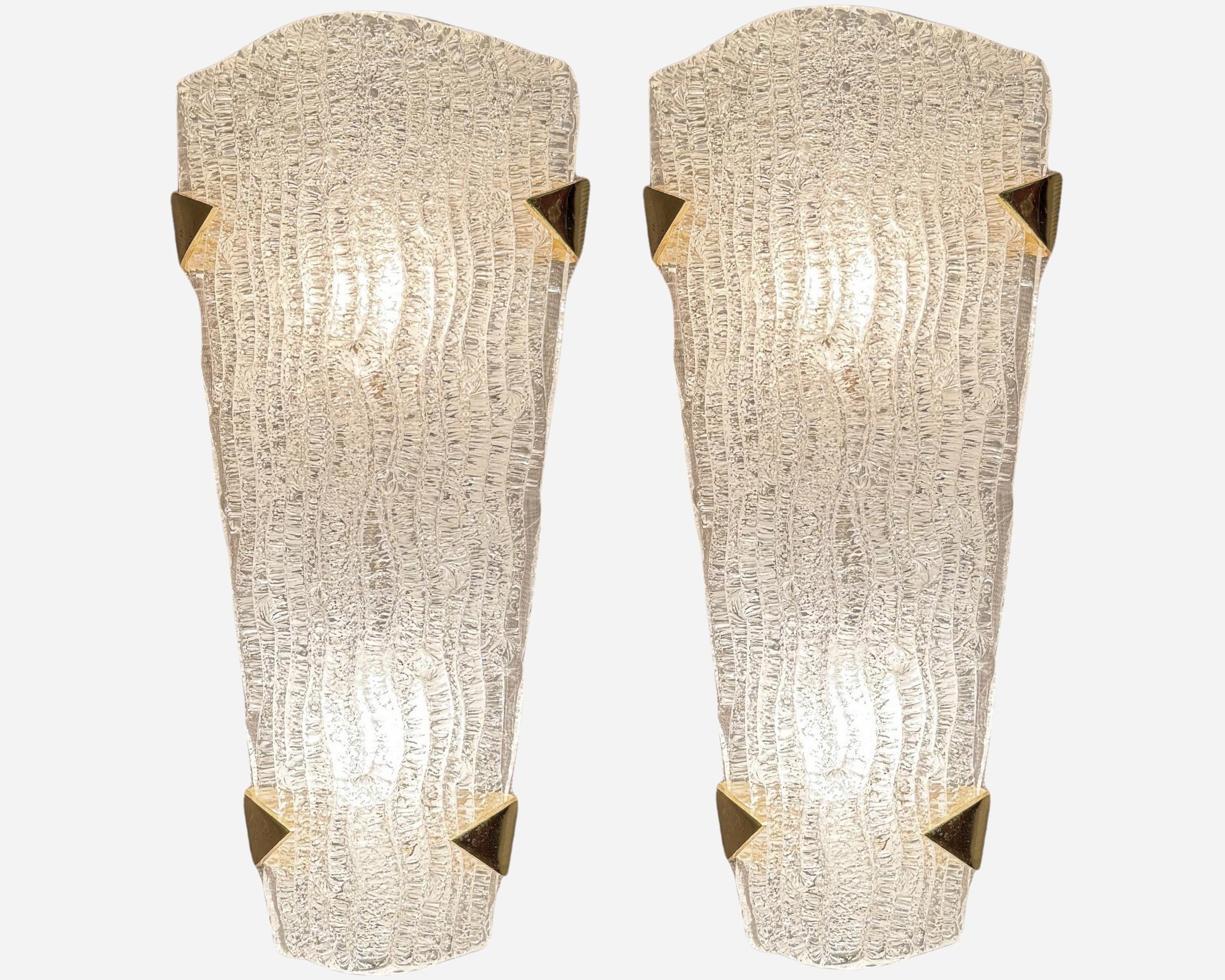Mid-Century Modern Paire d'appliques en verre, Editions Maison Arlus, Paris, France, vers 1960