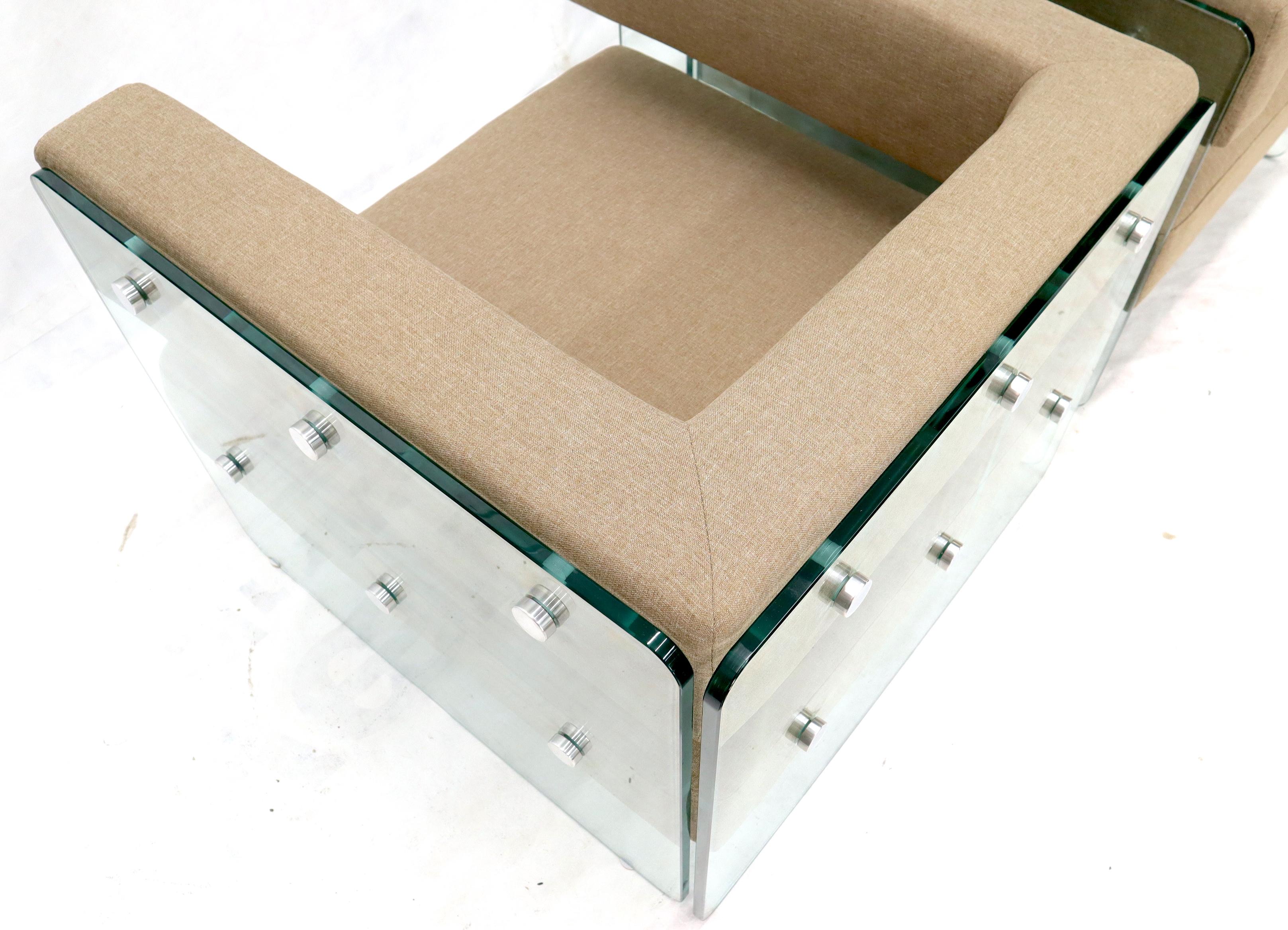 Paire de fauteuils de salon en forme de cube avec cadres en verre en vente 2