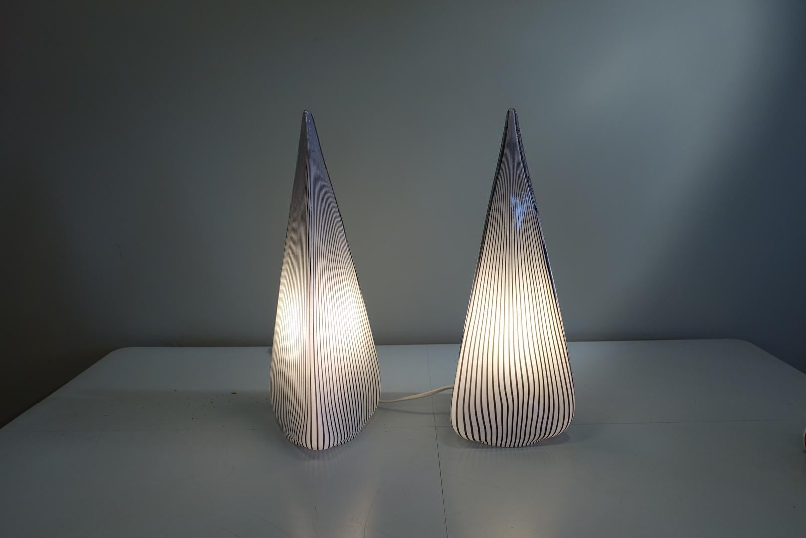 Pair of Glass Pyramid Table Lamps by Lino Tagliapietra for Vetri Murano, 1982 In Excellent Condition In Lisboa, PT