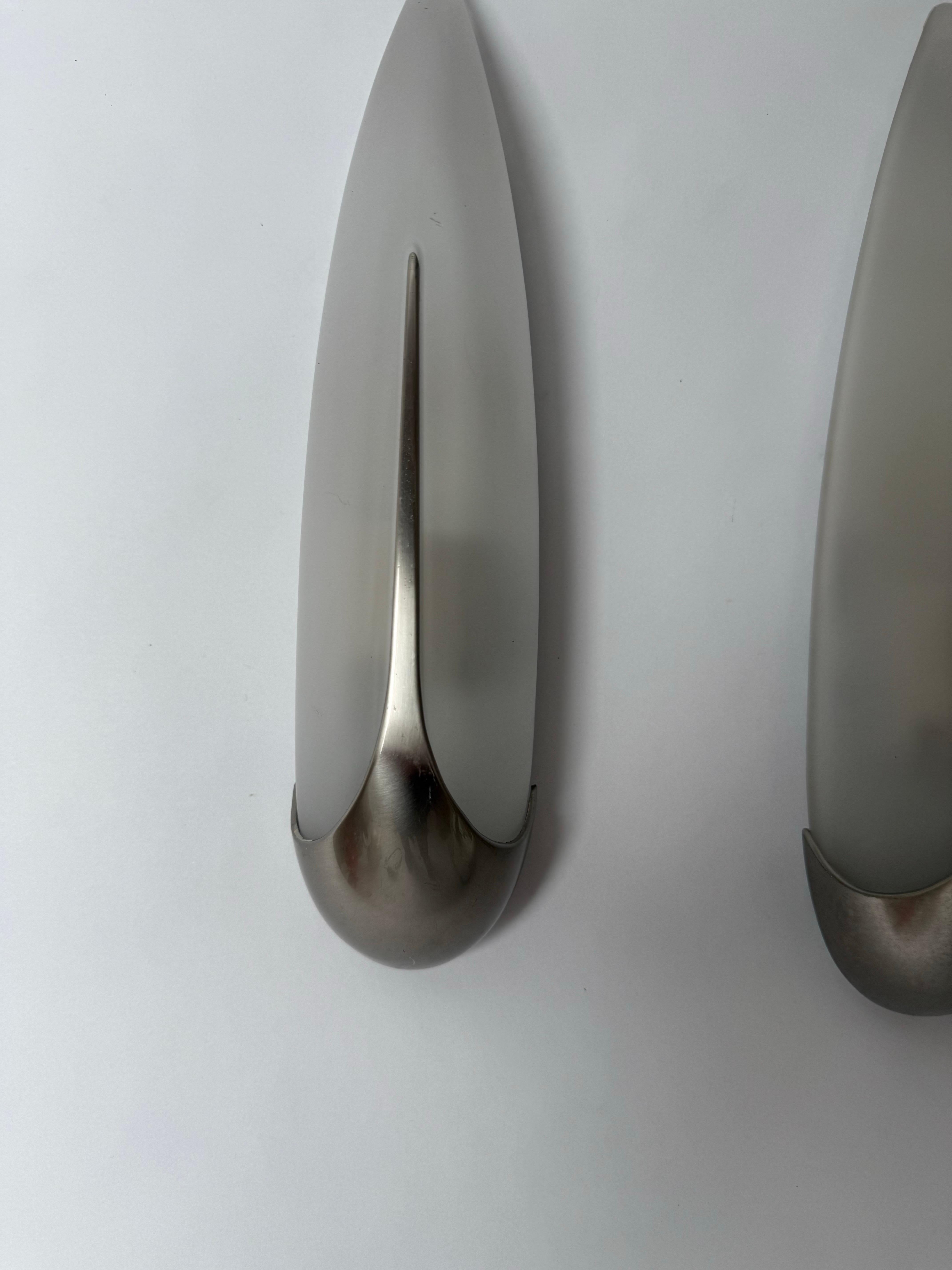 Moderno Coppia di applique in vetro con base in metallo di Kolarz Leuchten, anni '80 in vendita