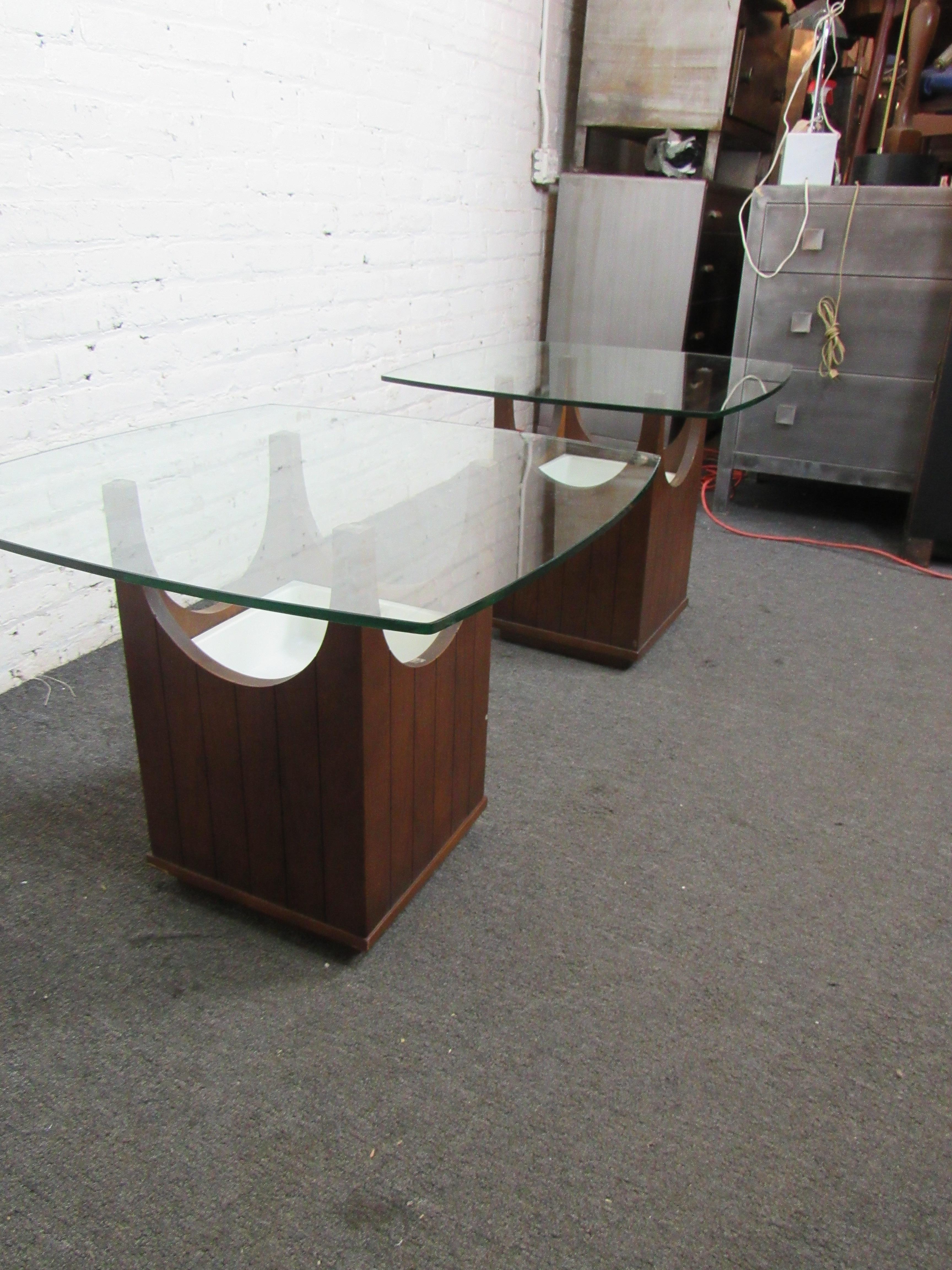 Pair of Glass Side Tables For Sale 1