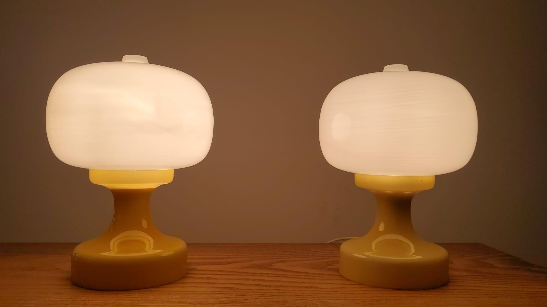 Paire de lampes de bureau en verre, années 1970 en vente 3