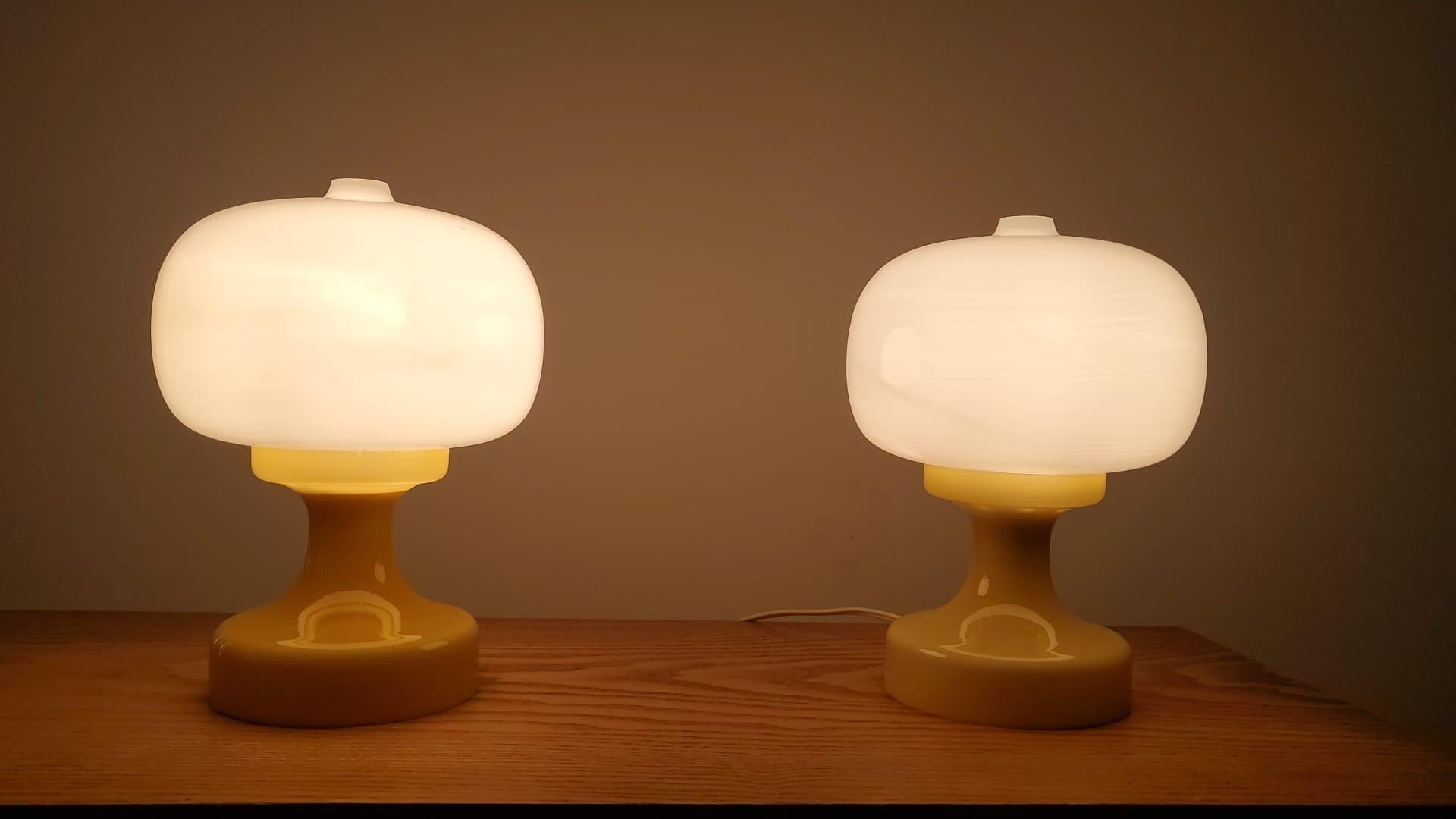 Paire de lampes de bureau en verre, années 1970 en vente 1
