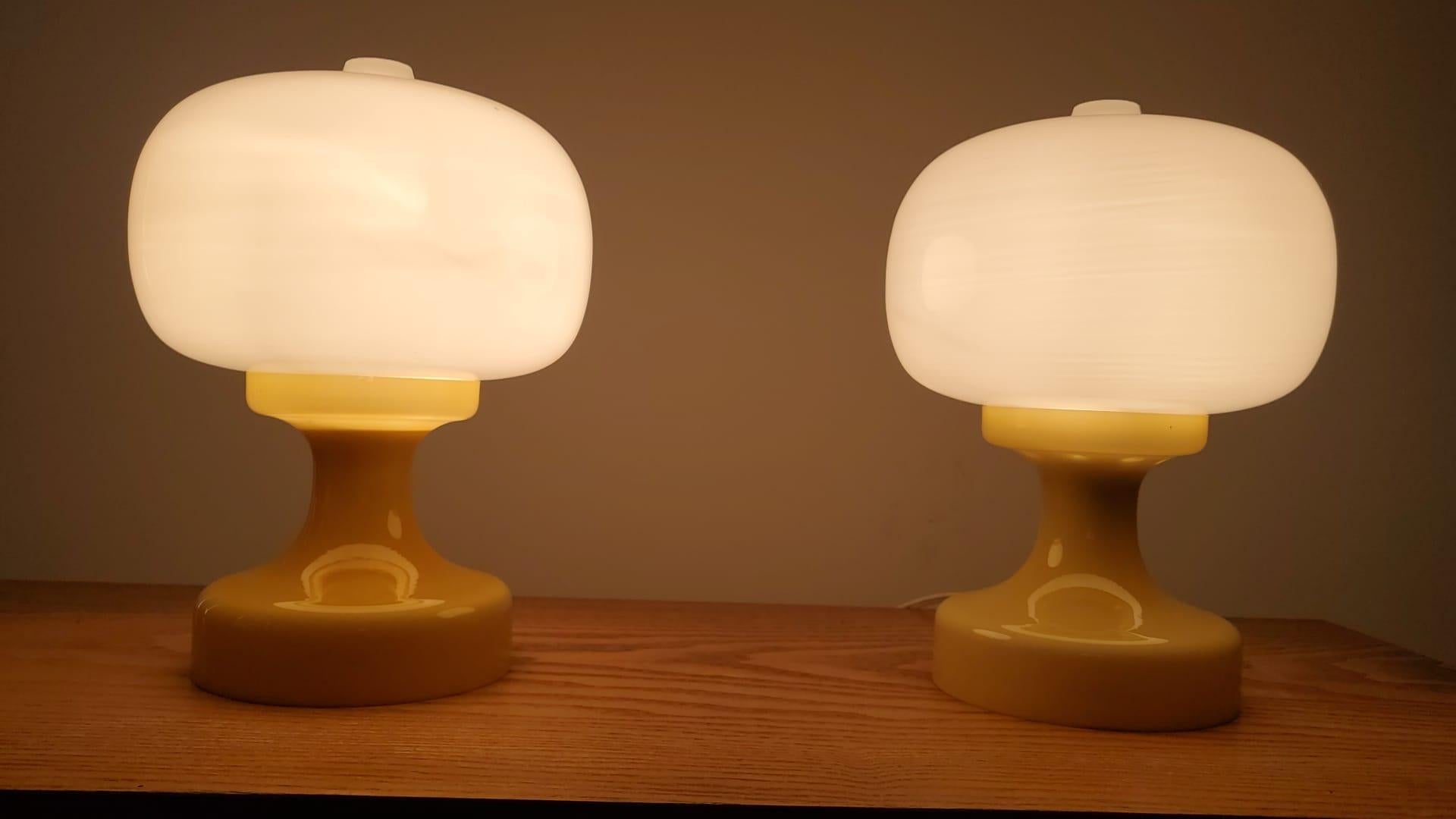 Paar Glas-Tischlampen, 1970er Jahre im Angebot 3