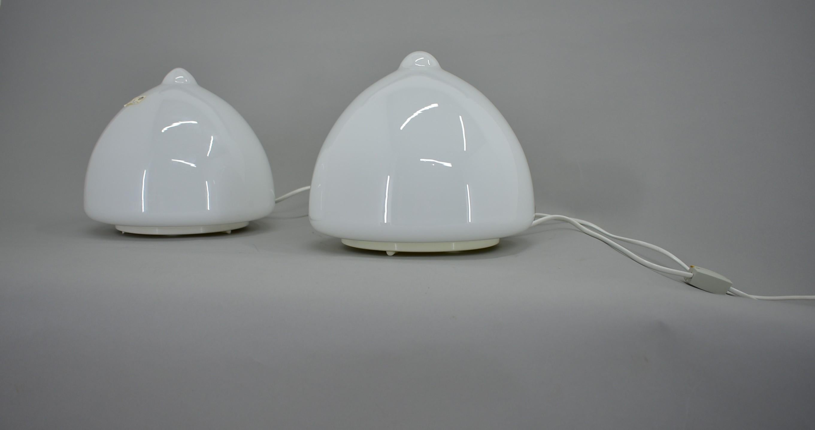 Pair of Glass Table Lamps by Krásno nad Bečvou, 1960s In Good Condition For Sale In Praha, CZ
