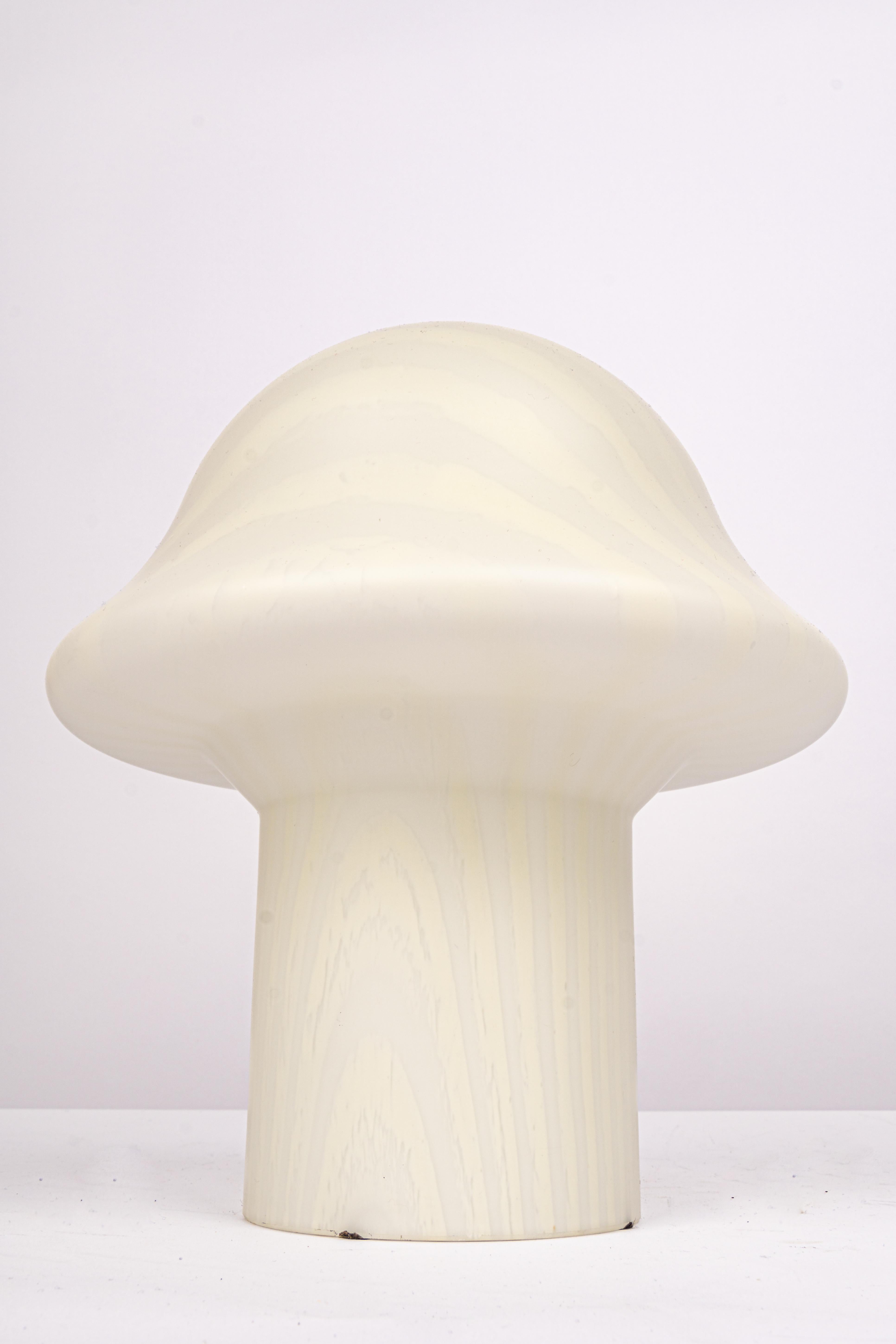 Pareja de lámparas de mesa de cristal de Peil & Putzler, Alemania, años 70 Alemán en venta