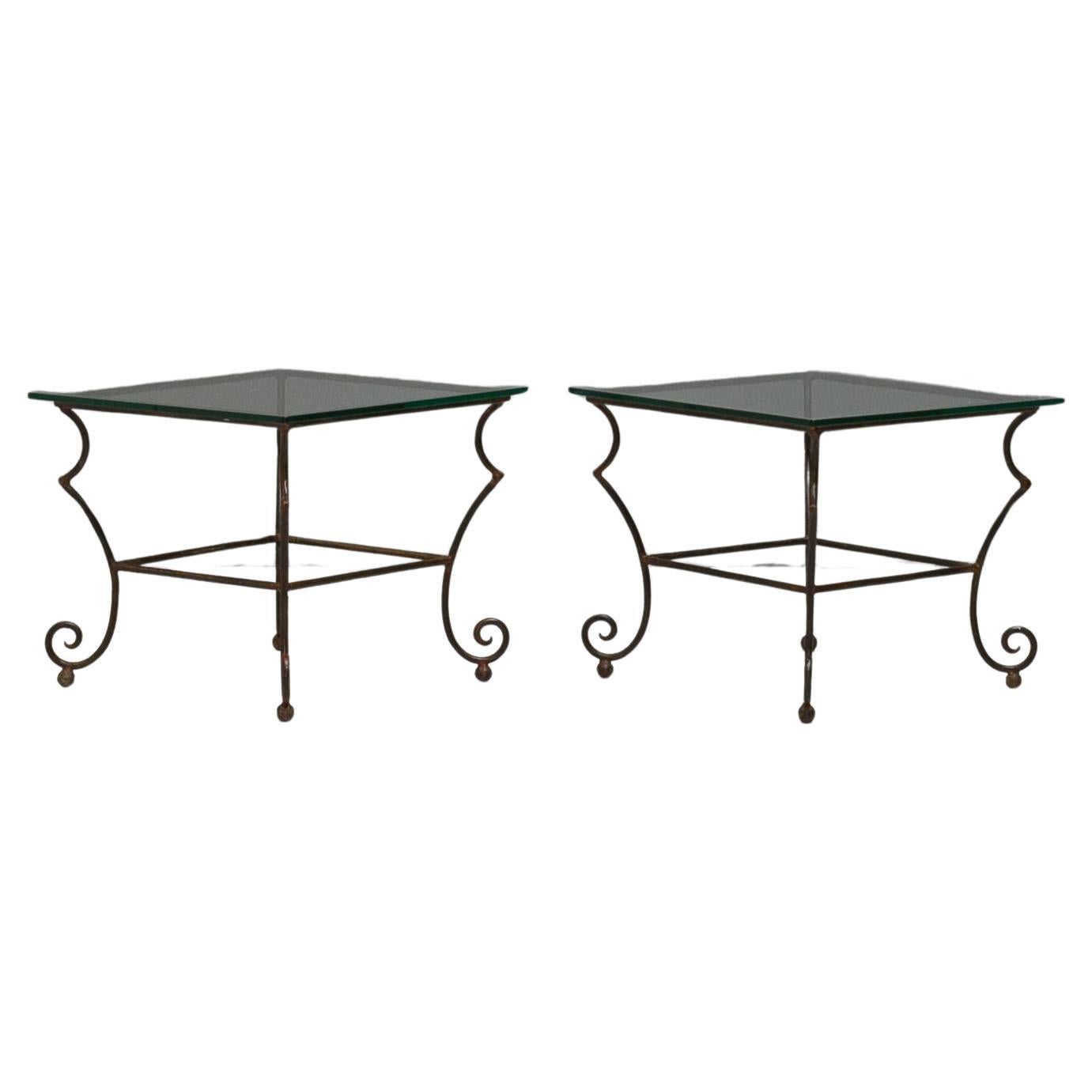 Paire de tables en verre en vente