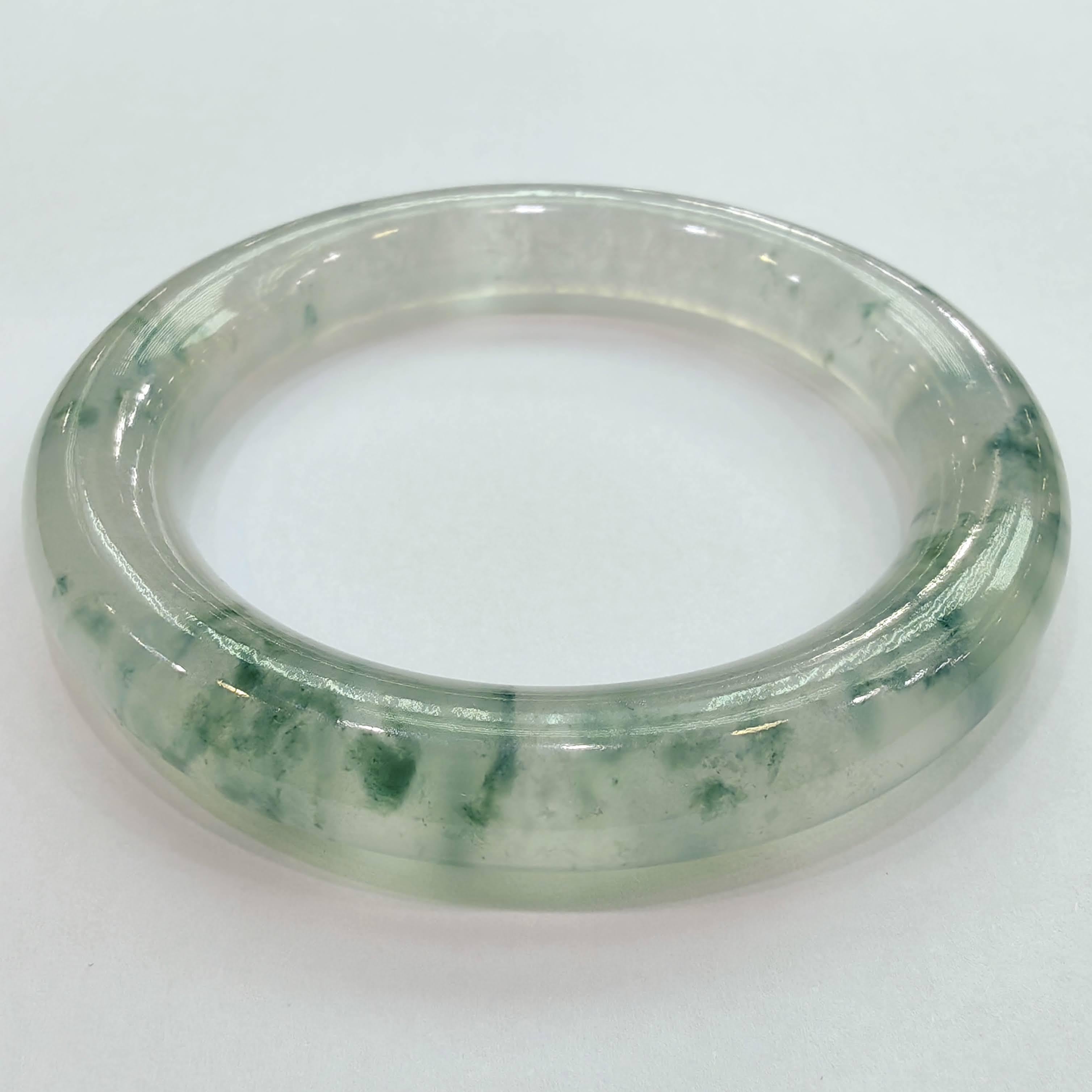 Paar Glas Typ grün schwebende Blume Jadeit Jade Armreifen (Rundschliff) im Angebot
