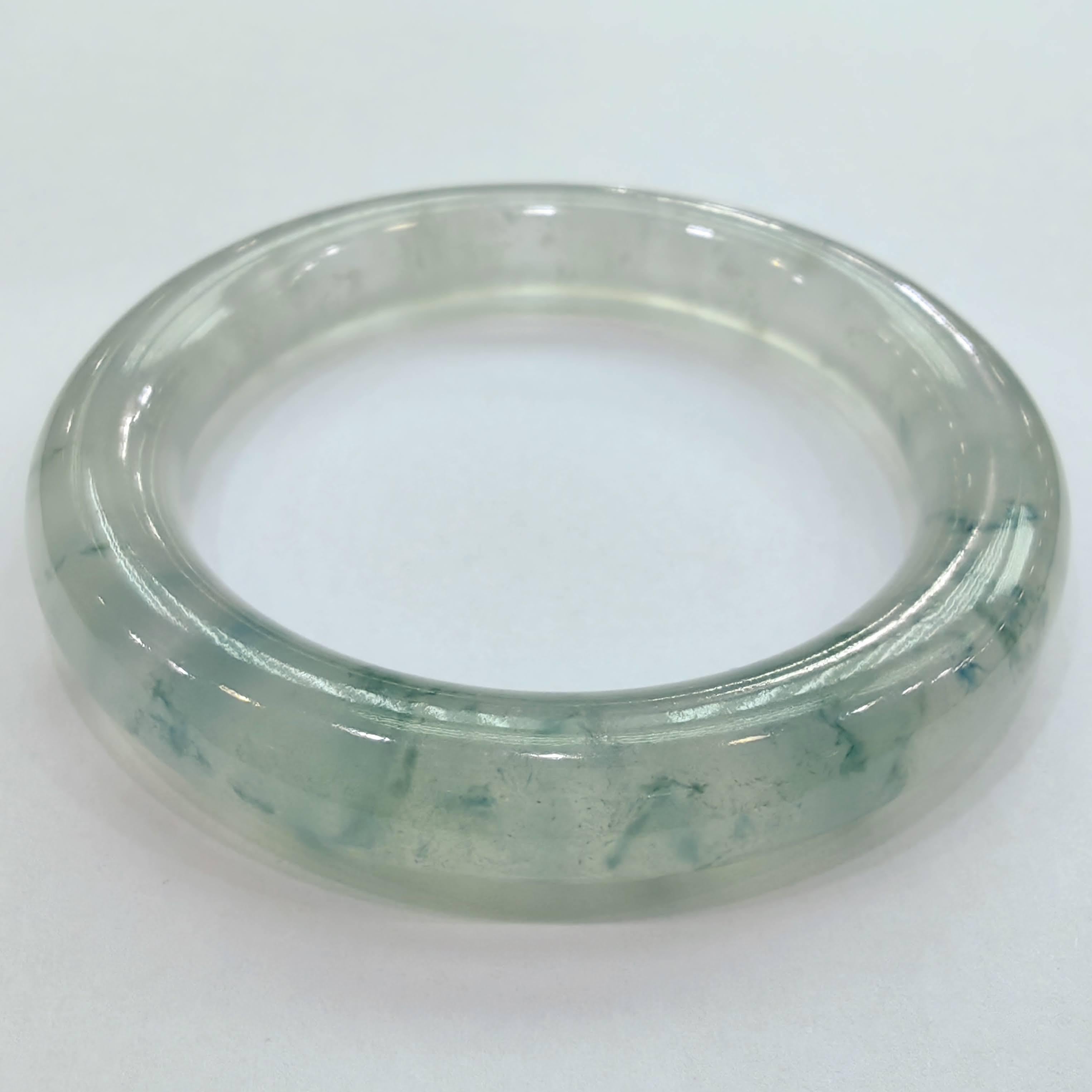 Pair of Glass Type Green Floating Flower Jadeite Jade Bangles In New Condition For Sale In Wan Chai District, HK
