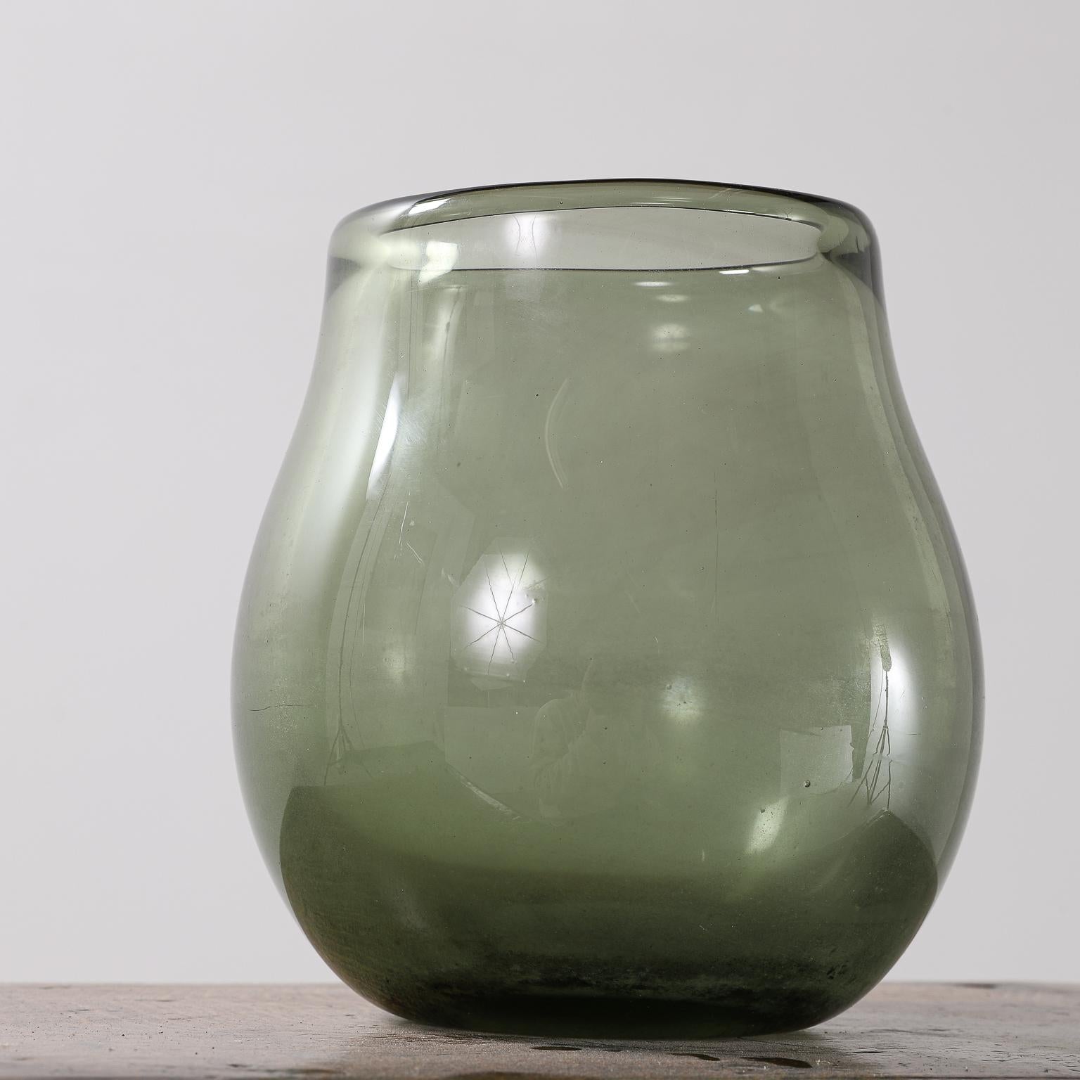 Paire de vases en verre par Verval Vallauris:: circa 1950s Bon état à London, Charterhouse Square