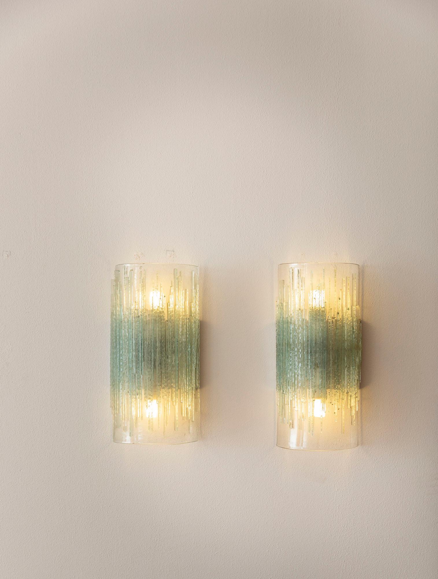 Italian Pair of glass wall lights attributed to Poliarte