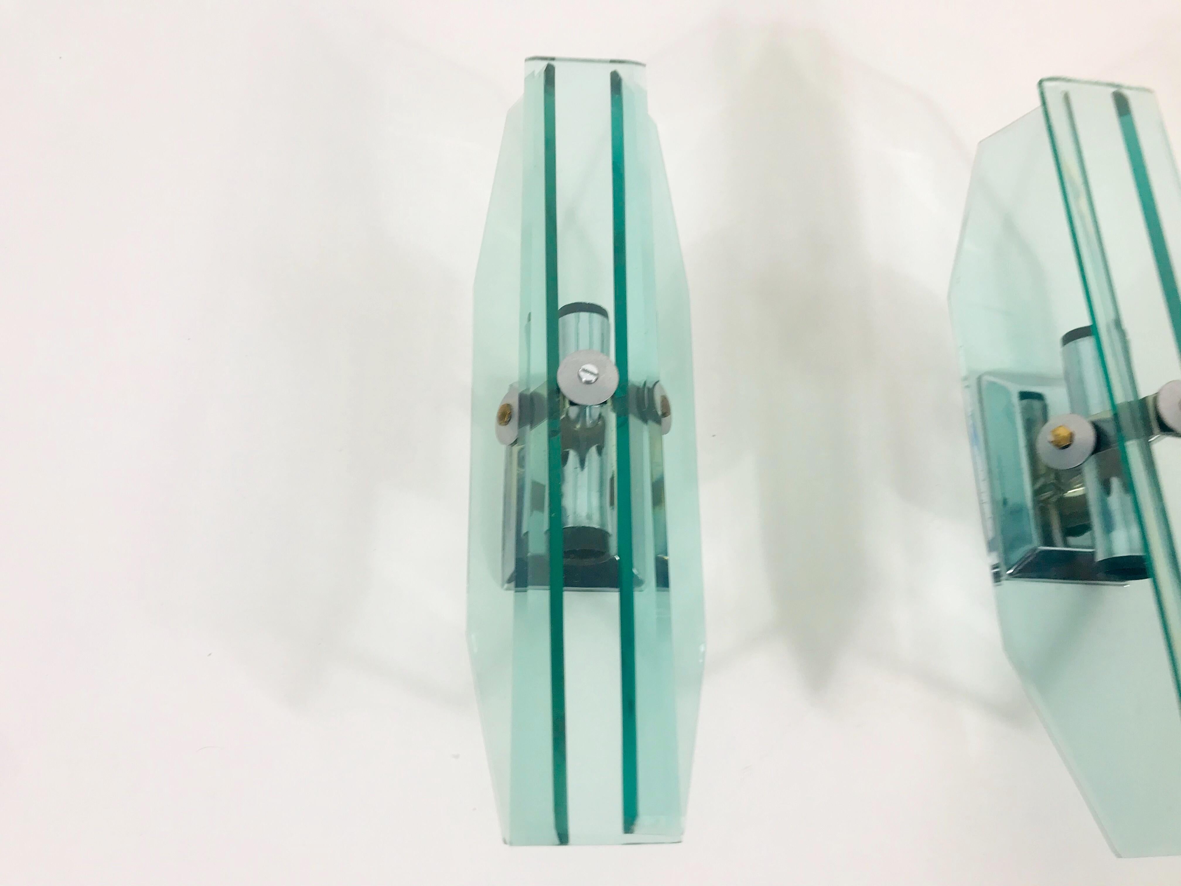 Late 20th Century Pair of Glass Wall Lights by Veca, 1970s, Italy