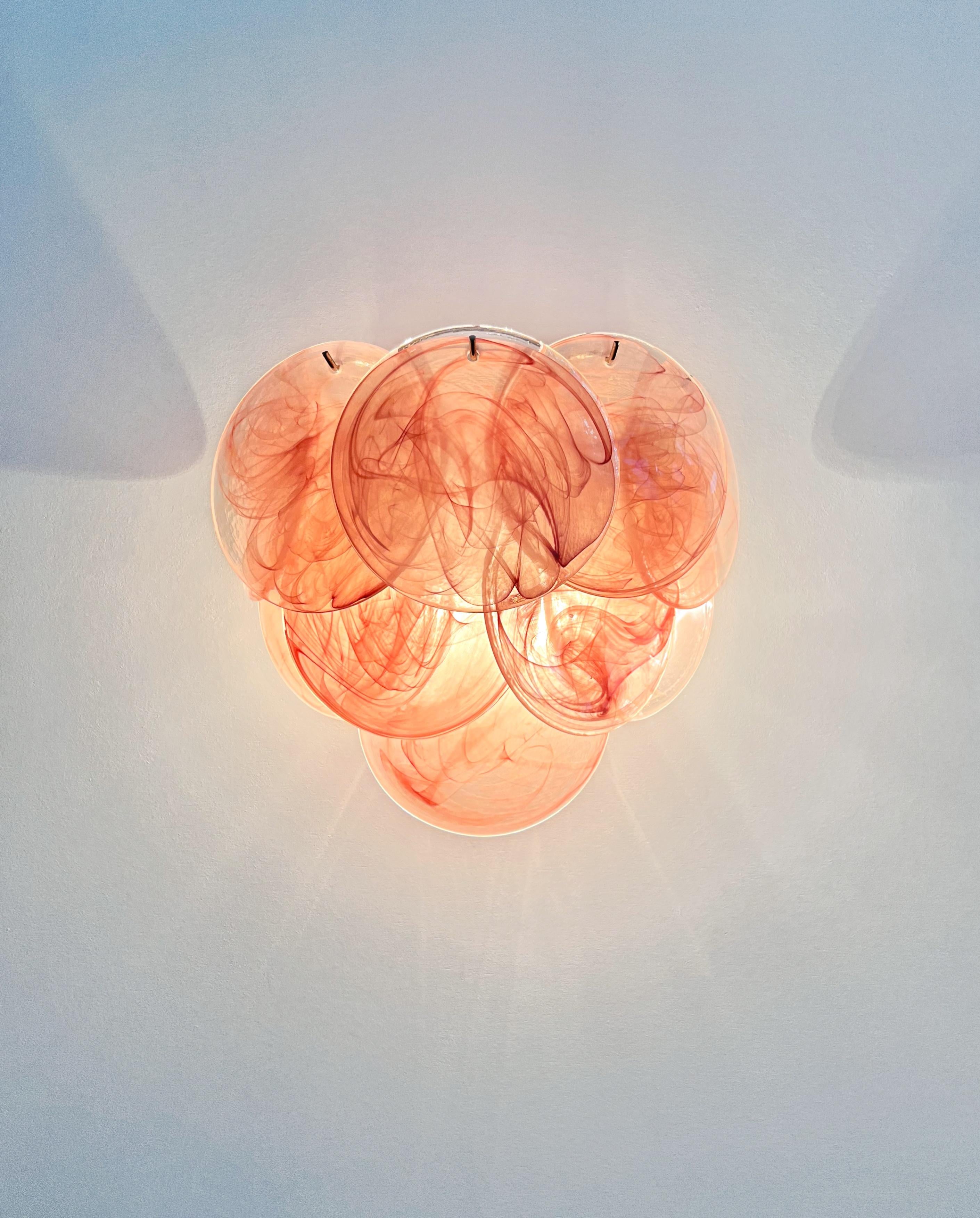 Paire d'appliques murales en verre - 10 disques irisés rose albâtre en vente 4