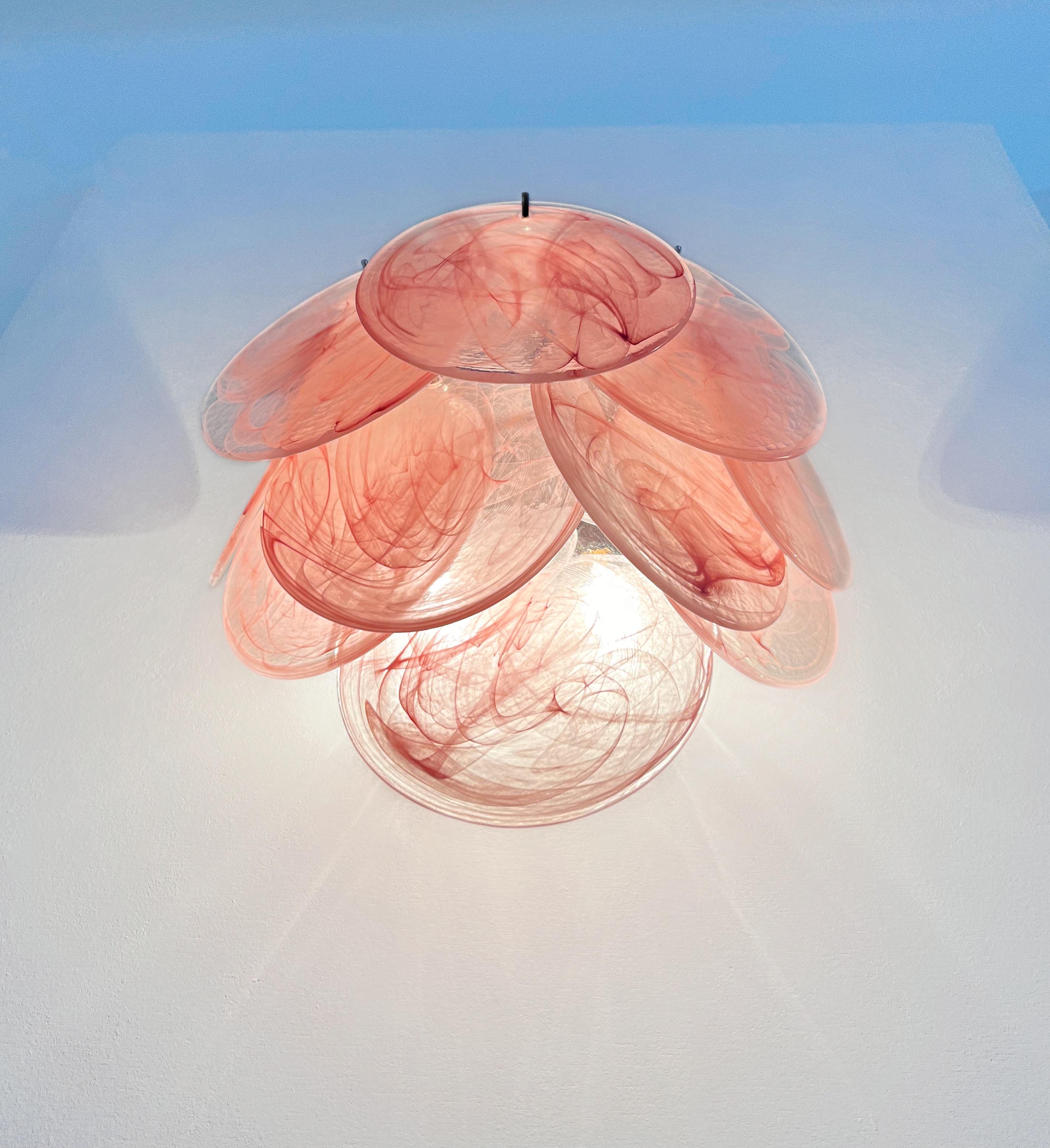 Paire d'appliques murales en verre - 10 disques irisés rose albâtre en vente 6