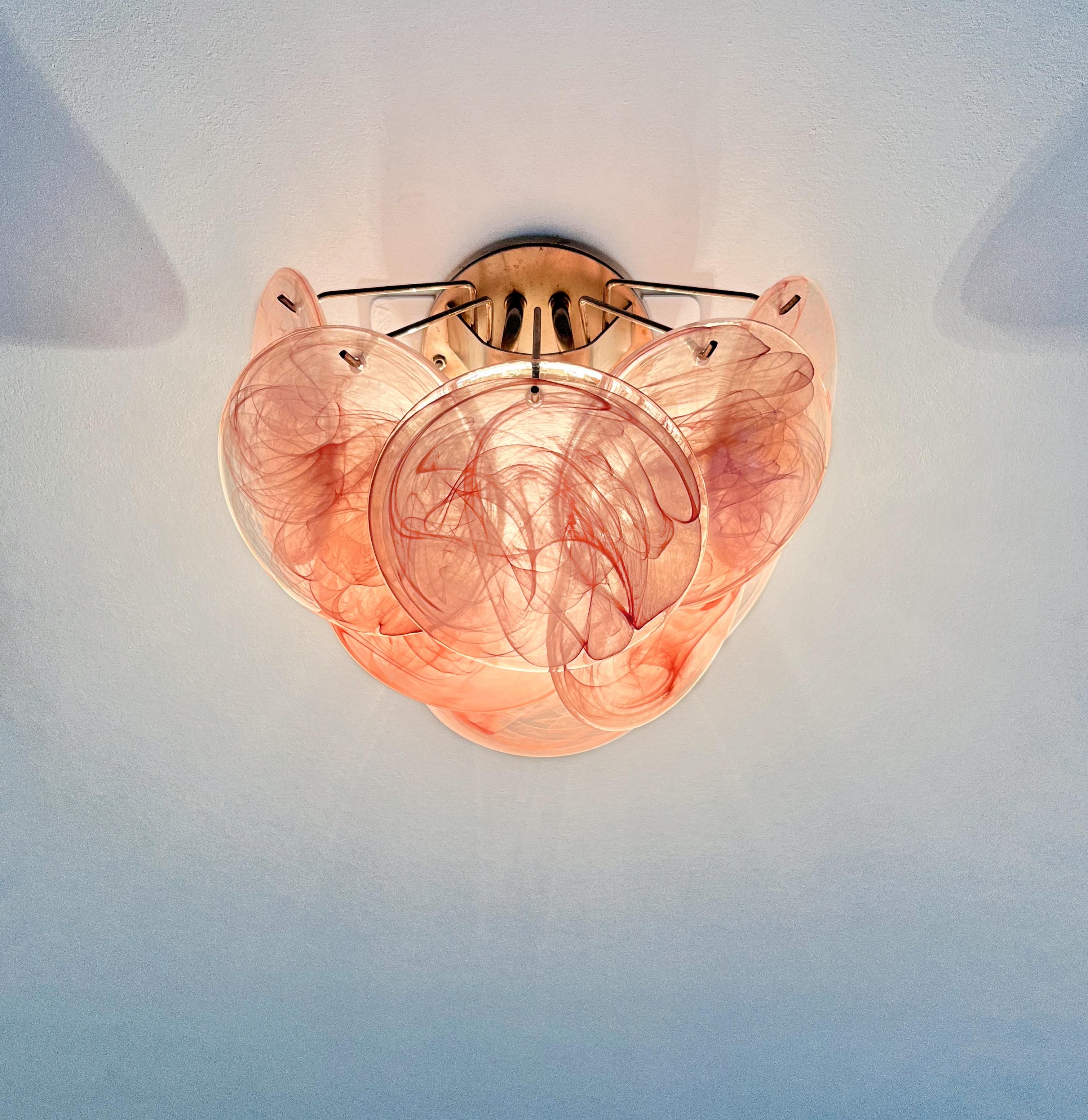 Paire d'appliques murales en verre - 10 disques irisés rose albâtre en vente 7