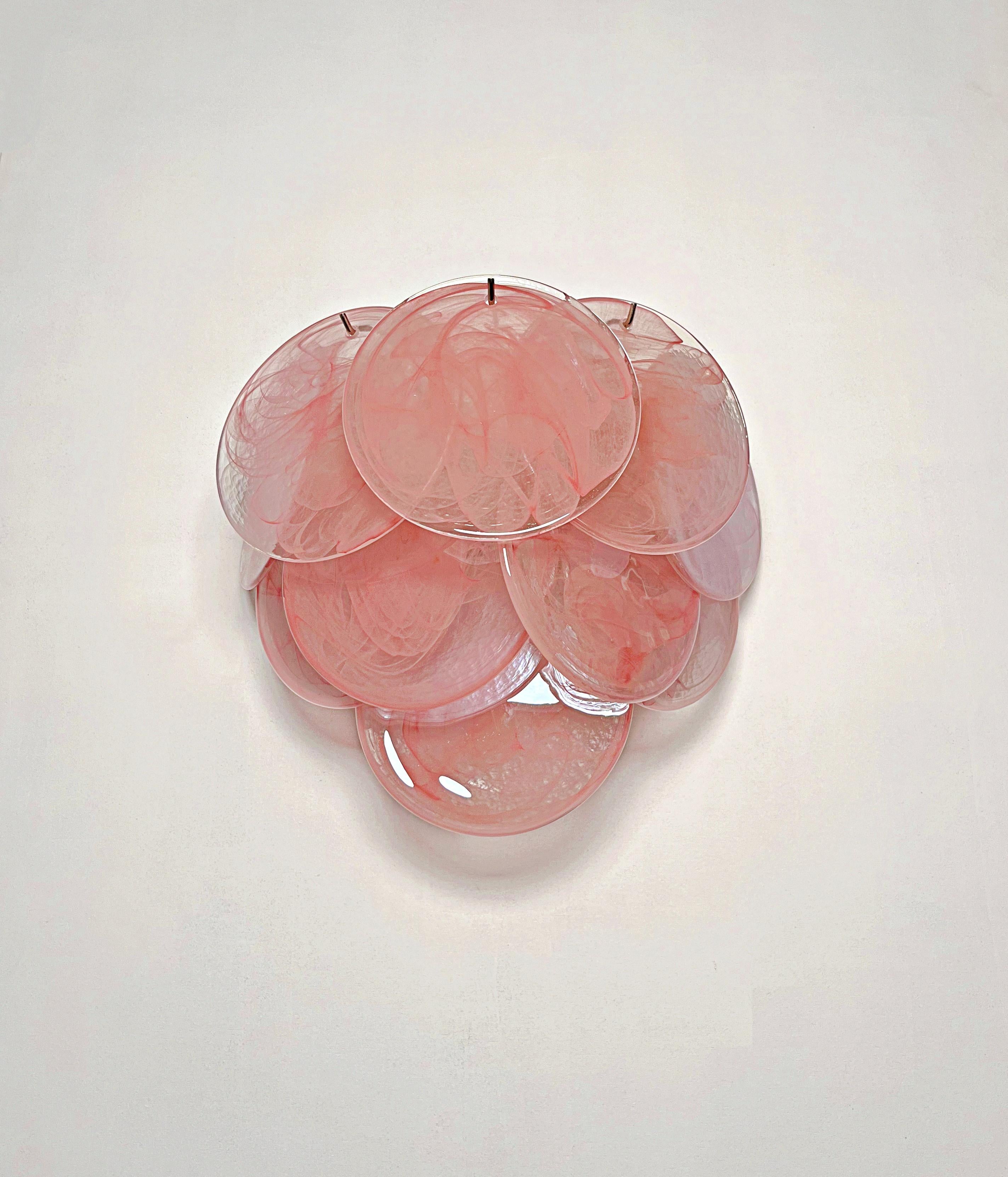 Galvanisé Paire d'appliques murales en verre - 10 disques irisés rose albâtre en vente