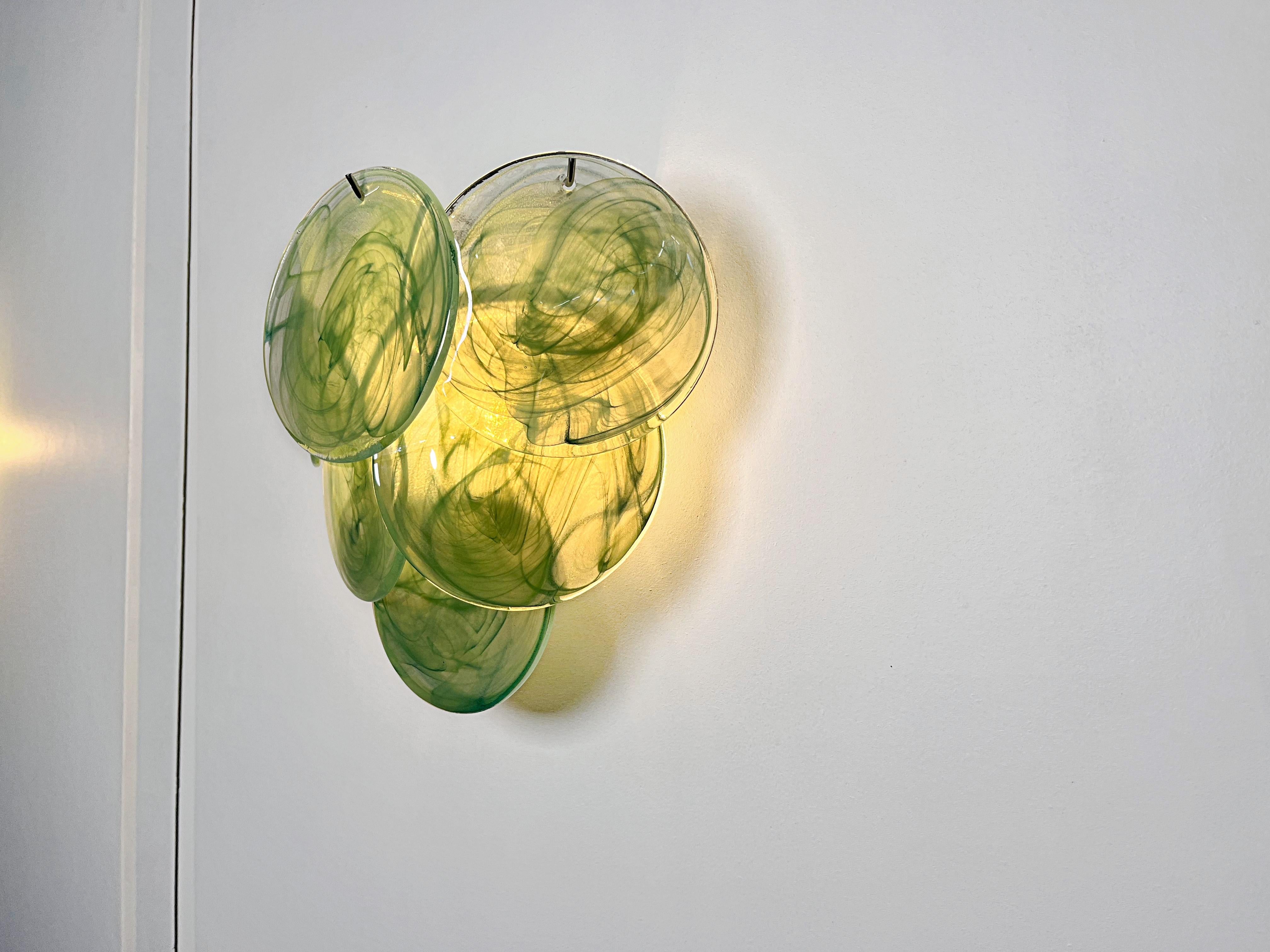 Paire d'appliques murales en verre - 6 disques vert albâtre en vente 7