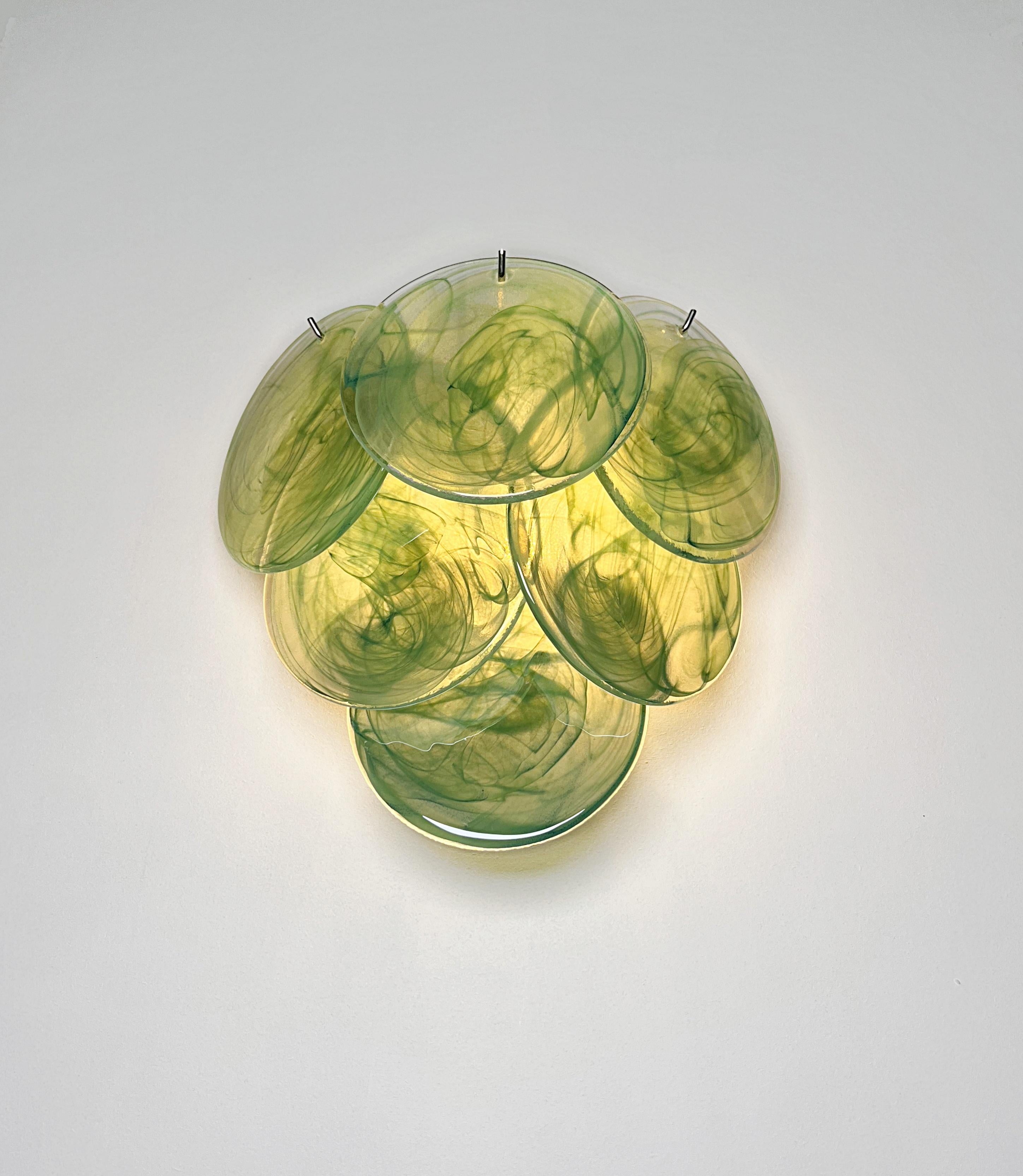 Paire d'appliques murales en verre - 6 disques vert albâtre en vente 9
