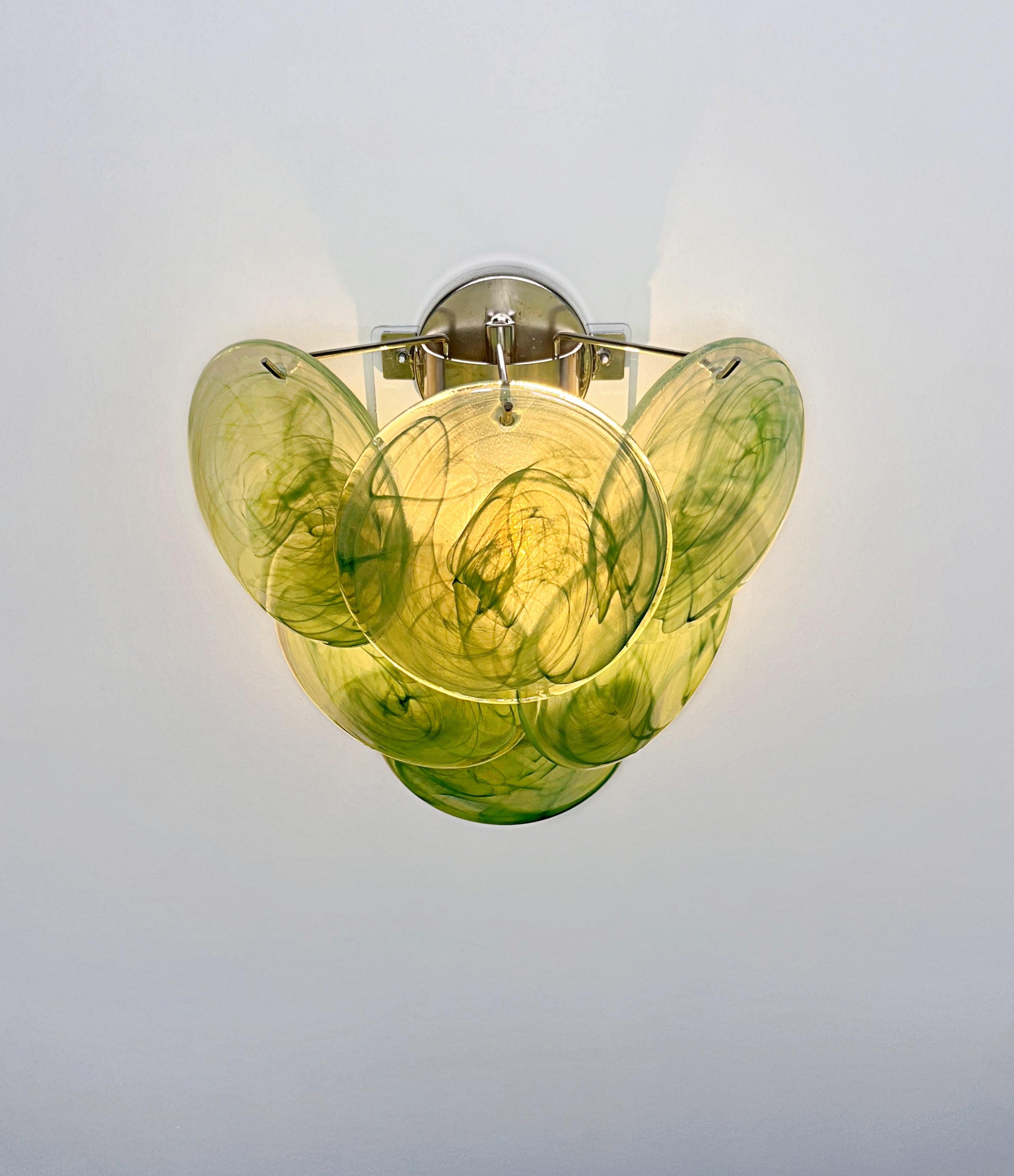 Paire d'appliques murales en verre - 6 disques vert albâtre en vente 11