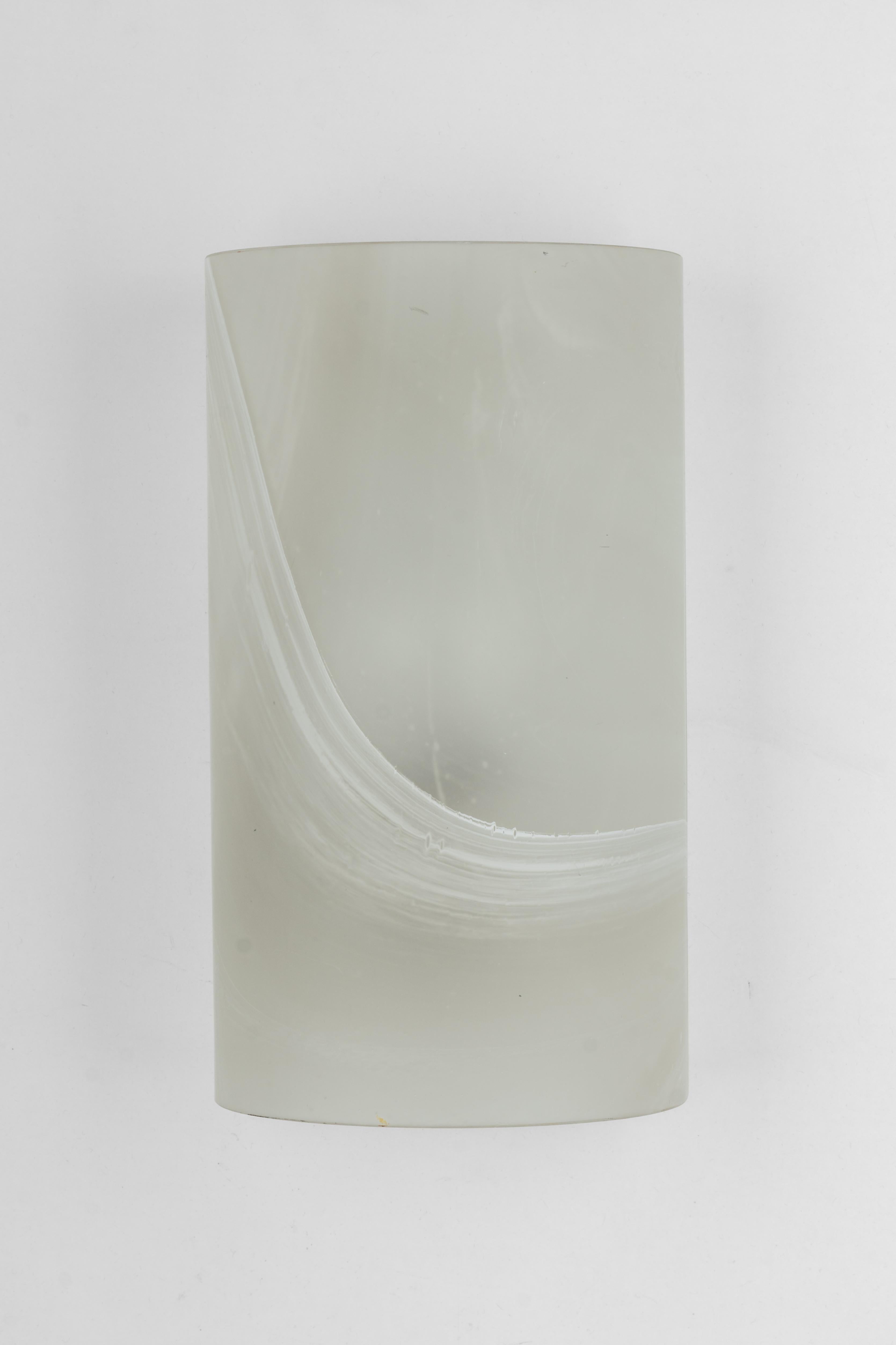 Paar Wandleuchter aus Glas mit weißem Rahmen von Peil & Putzler, Deutschland, 1970er Jahre
Wunderbarer Lichteffekt.
Hochwertig und in sehr gutem Zustand. Gereinigt, gut verkabelt und einsatzbereit. 

Jede Leuchte benötigt 1 x E27 Standard