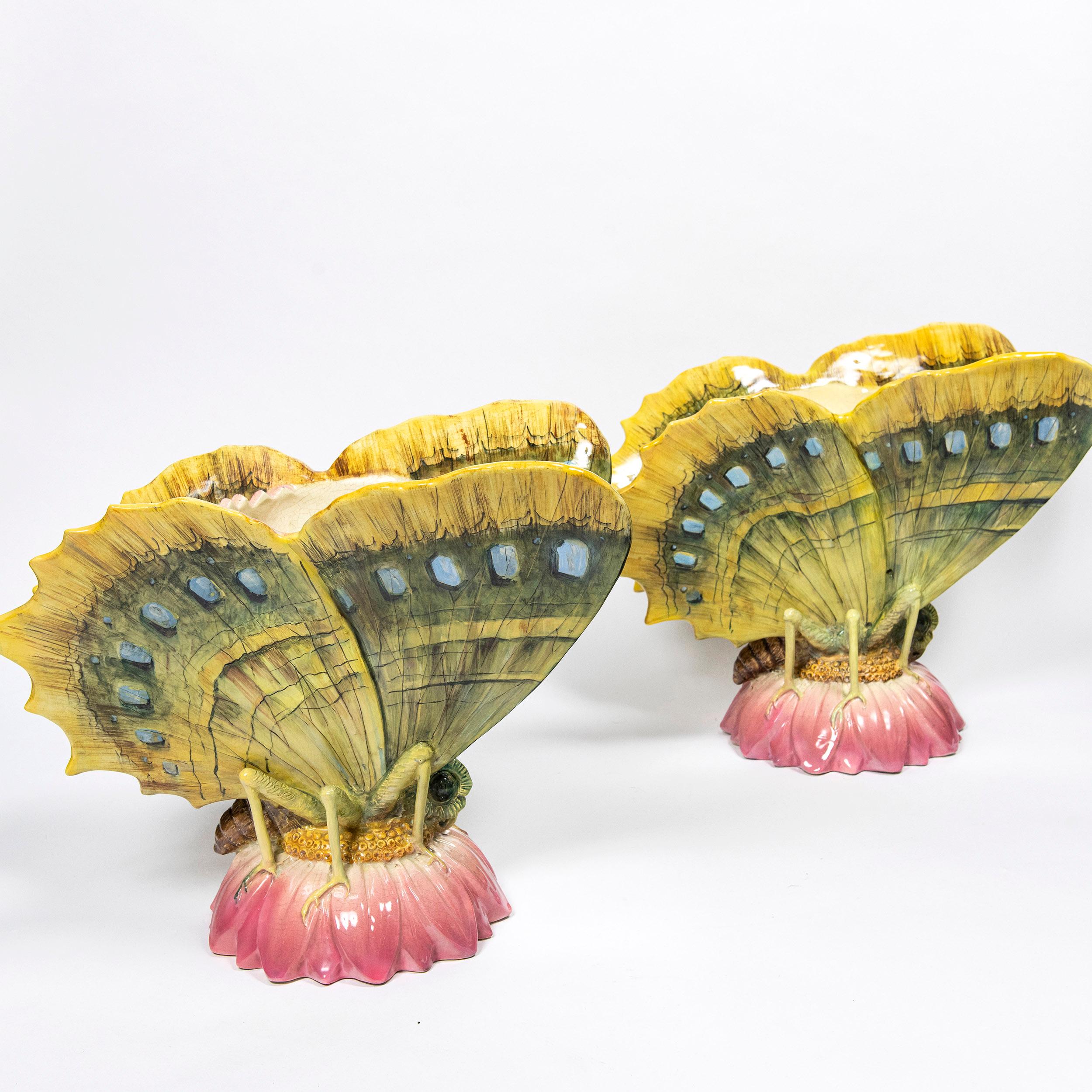 Paar glasierte Schmetterlingspflanzgefäße aus Keramik von Delphin Massier, Frankreich, um 1890 im Angebot 1