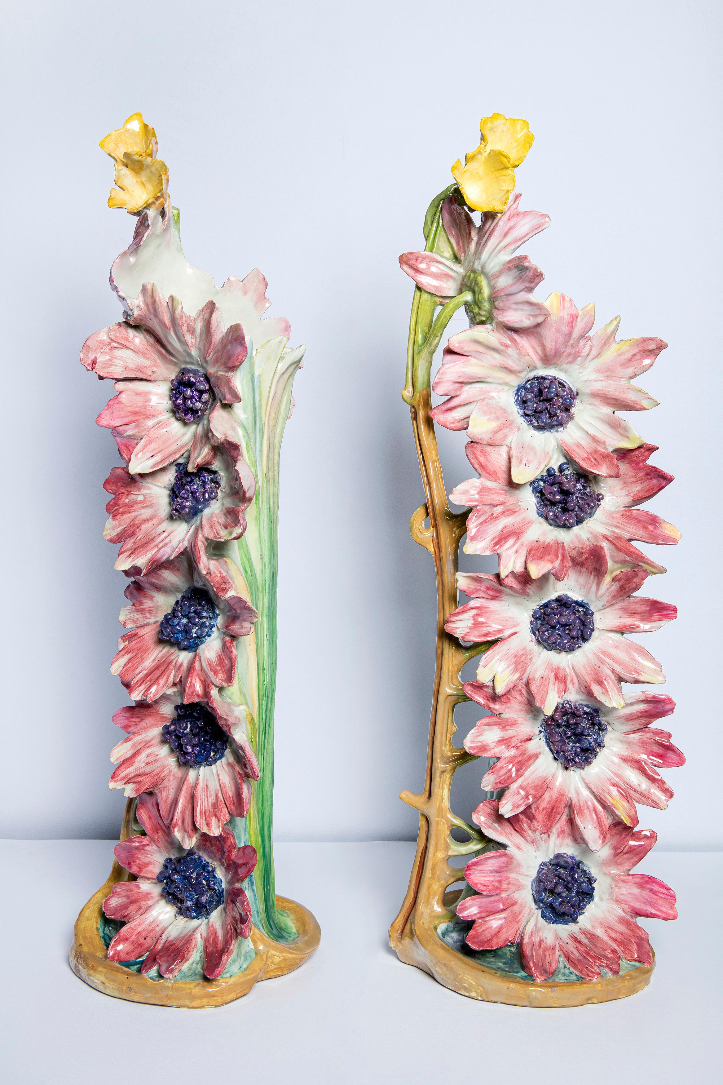 Paire de vases à fleurs en céramique émaillée par Delphin Massier, France, vers 1890.