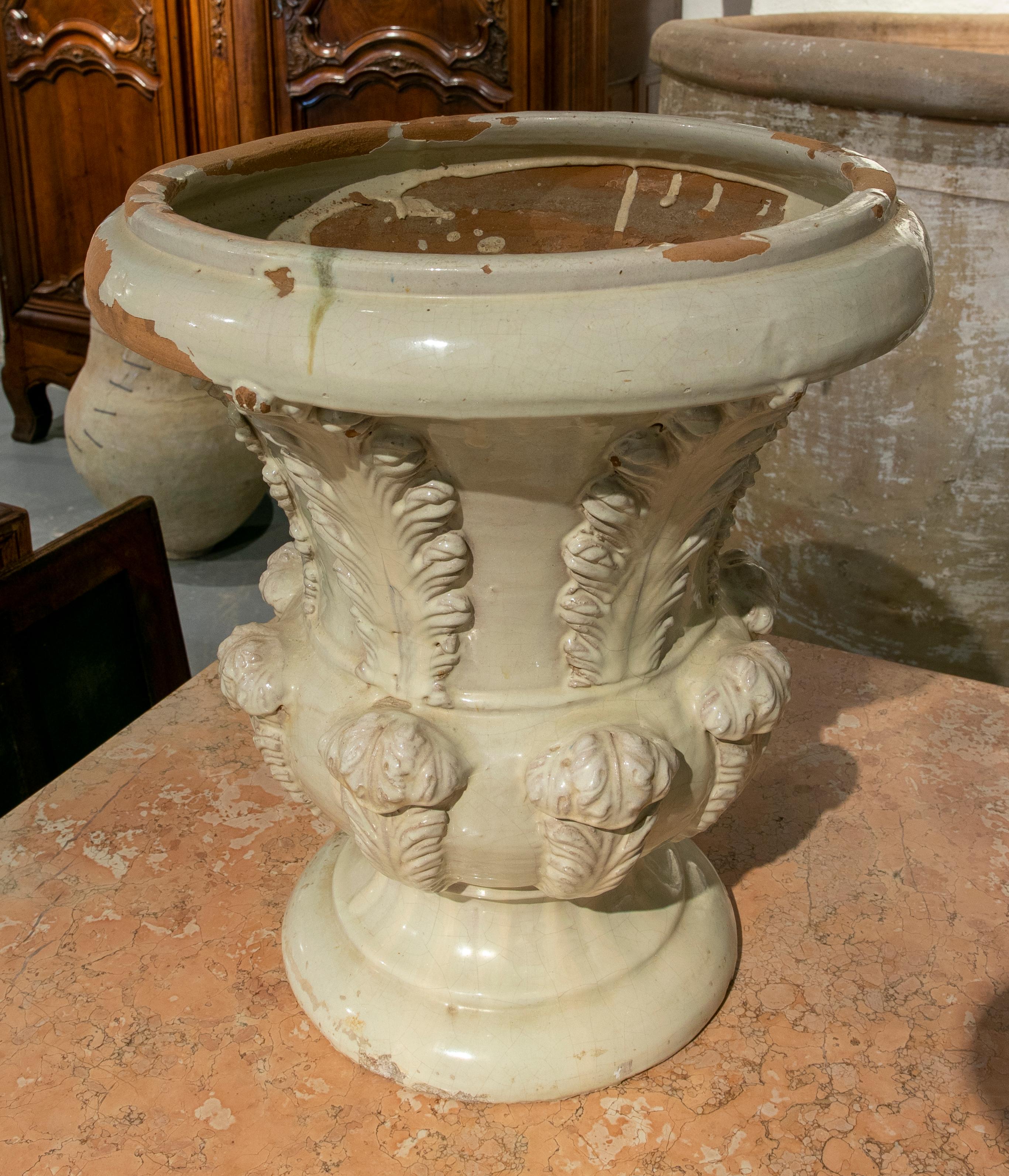 Paire de vases en céramique émaillée du XIXe siècle en vente 5