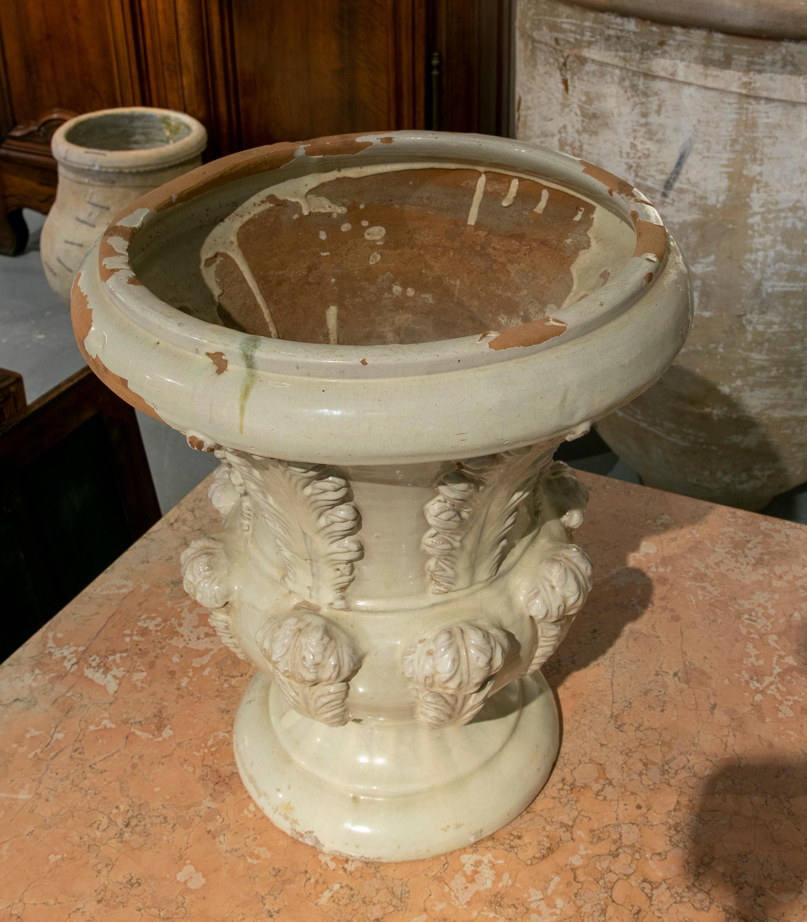 Paire de vases en céramique émaillée du XIXe siècle en vente 6