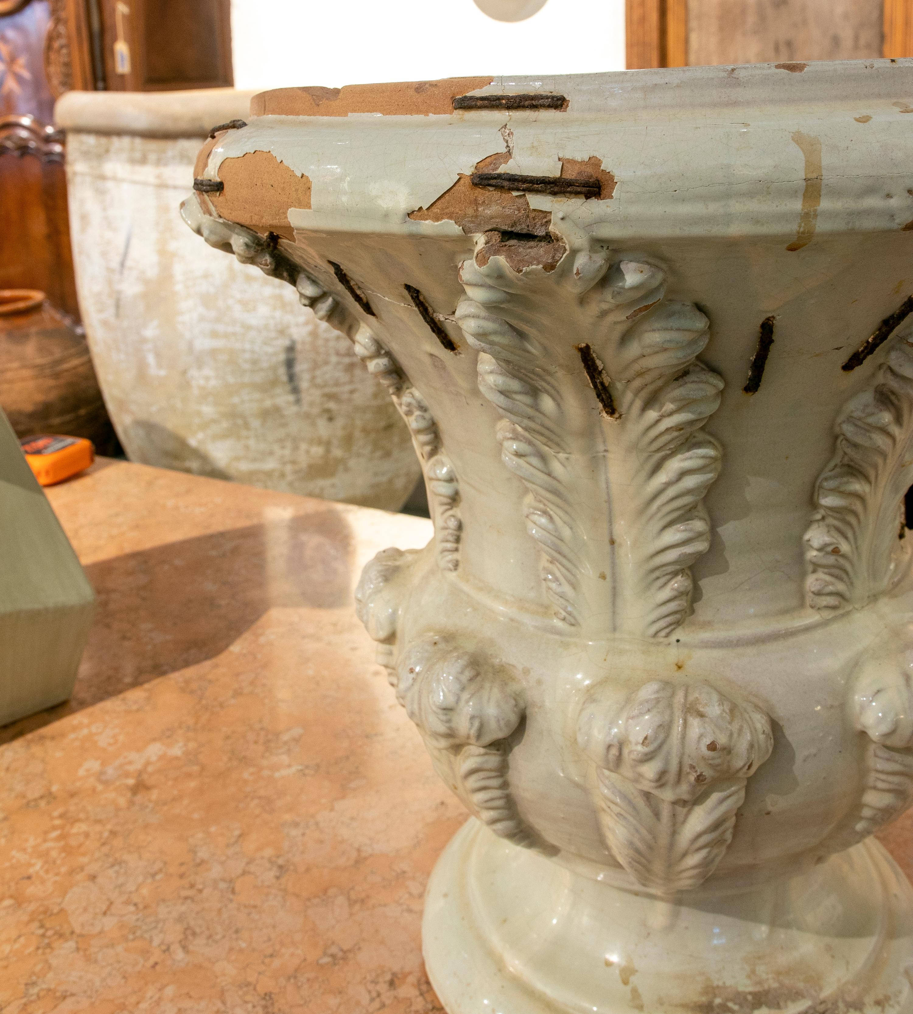 Pair of Glazed Ceramic Vases From the XIX Century For Sale 8