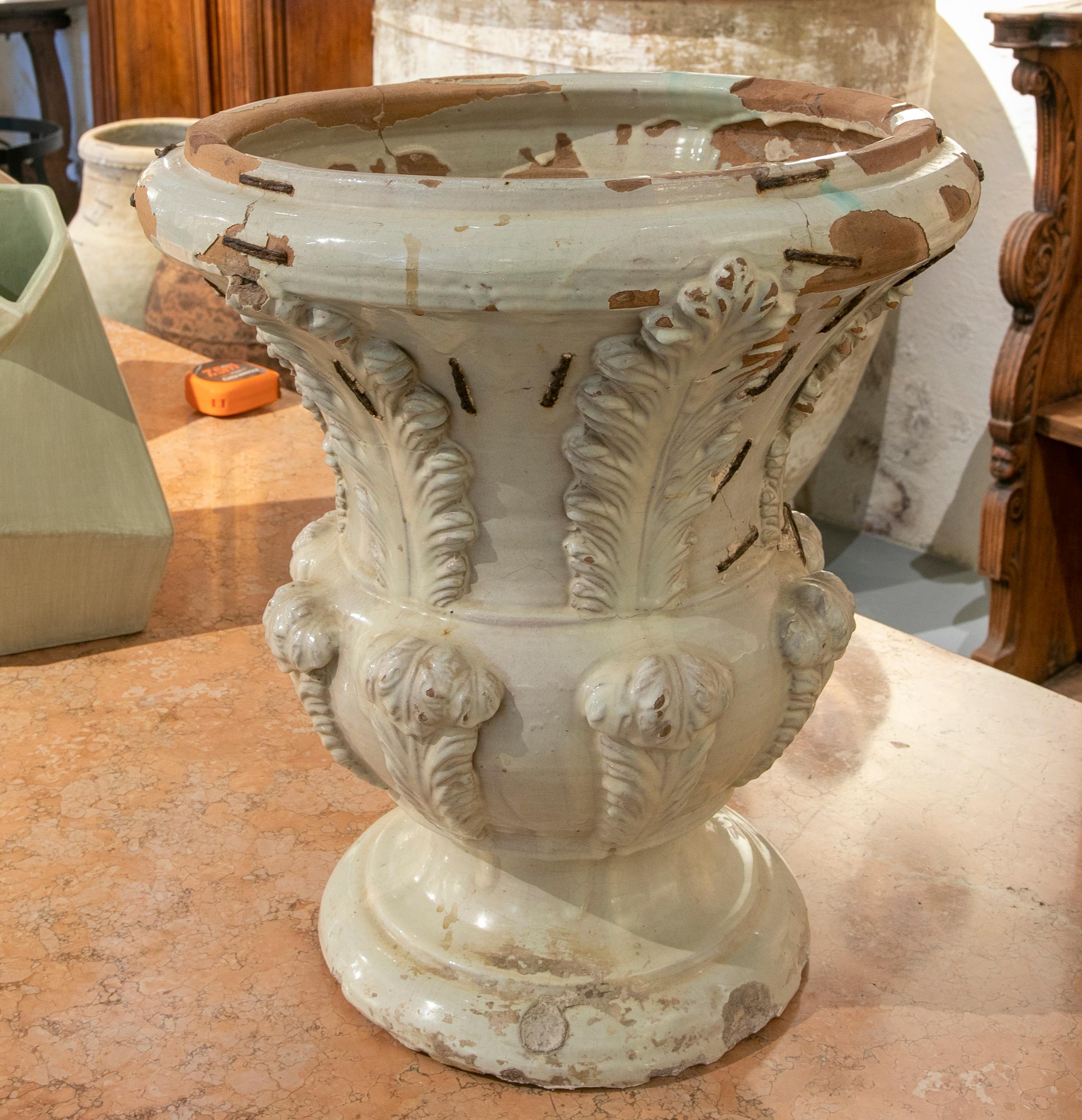 Paire de vases en céramique émaillée du XIXe siècle Bon état - En vente à Marbella, ES
