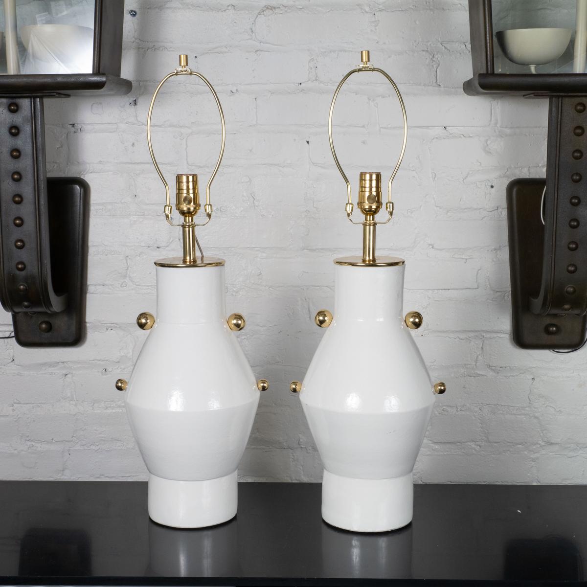 Mid-Century Modern Pair of glazed ceramic vessel table lamps For Sale