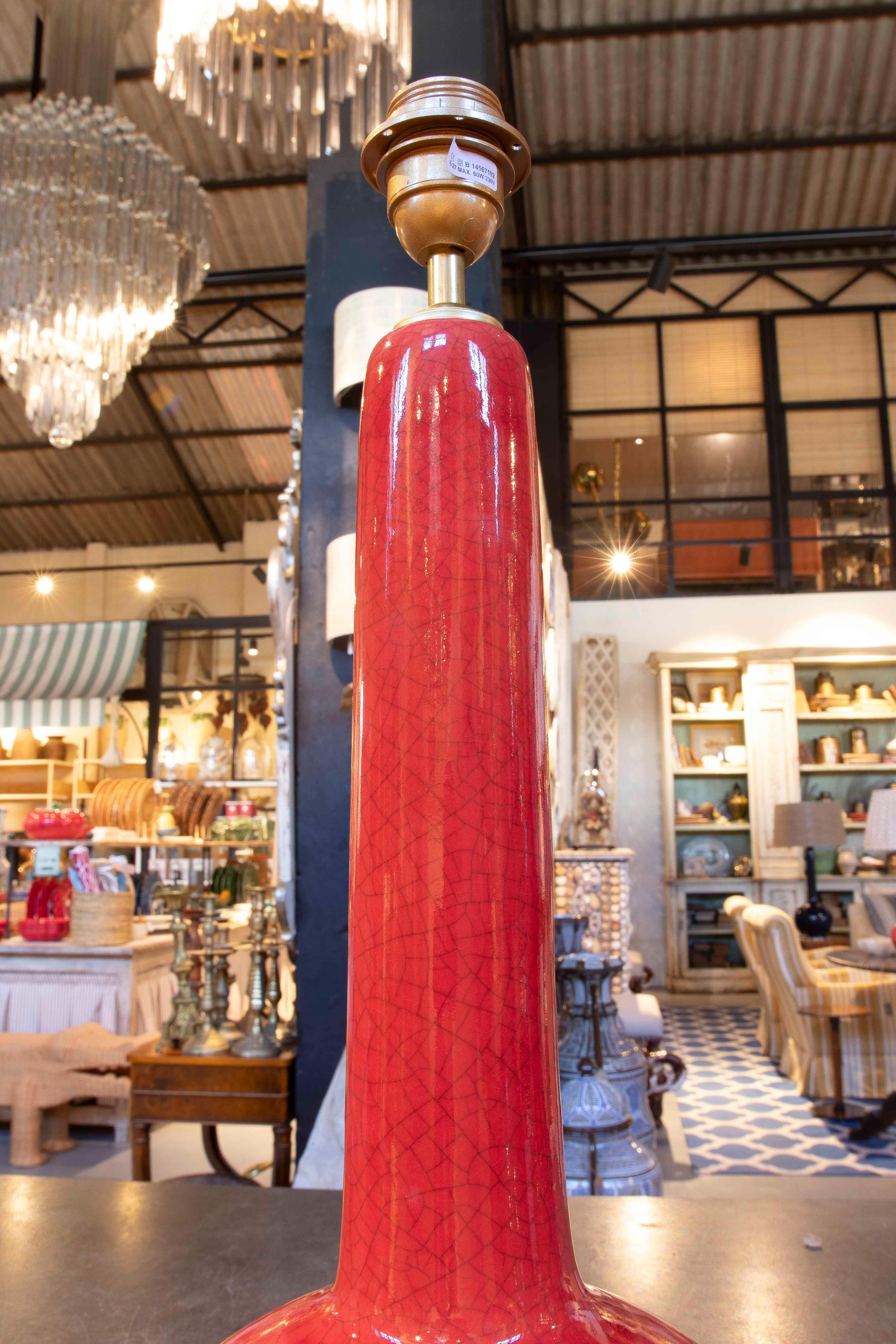 Pareja de Lámparas de Mesa de Cerámica Roja Esmaltada, Estilo Moderno de Mediados de Siglo en Bueno estado para la venta en Marbella, ES