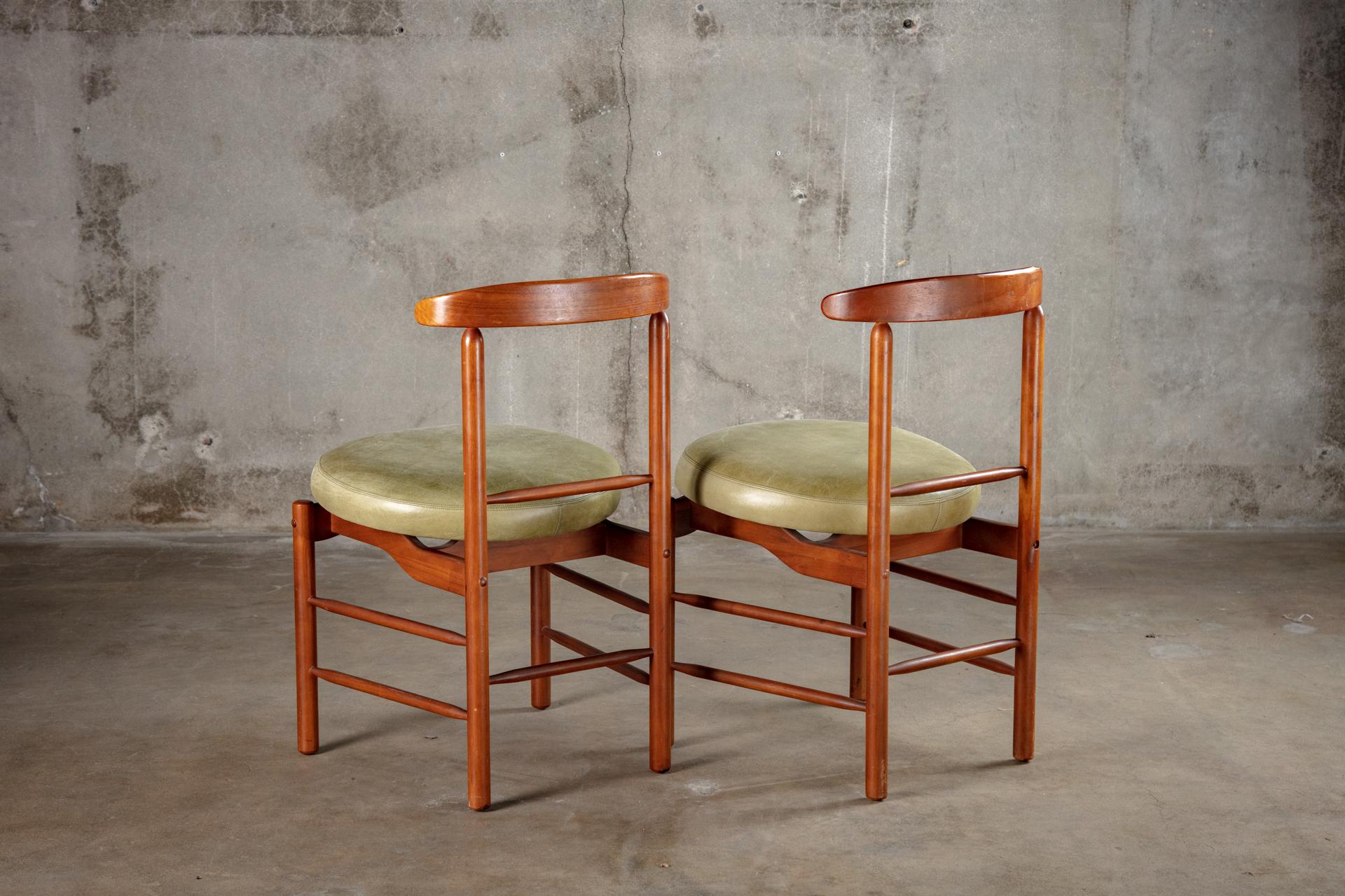 Pair of Glenn of California Dining Chairs In Good Condition For Sale In Los Angeles, CA