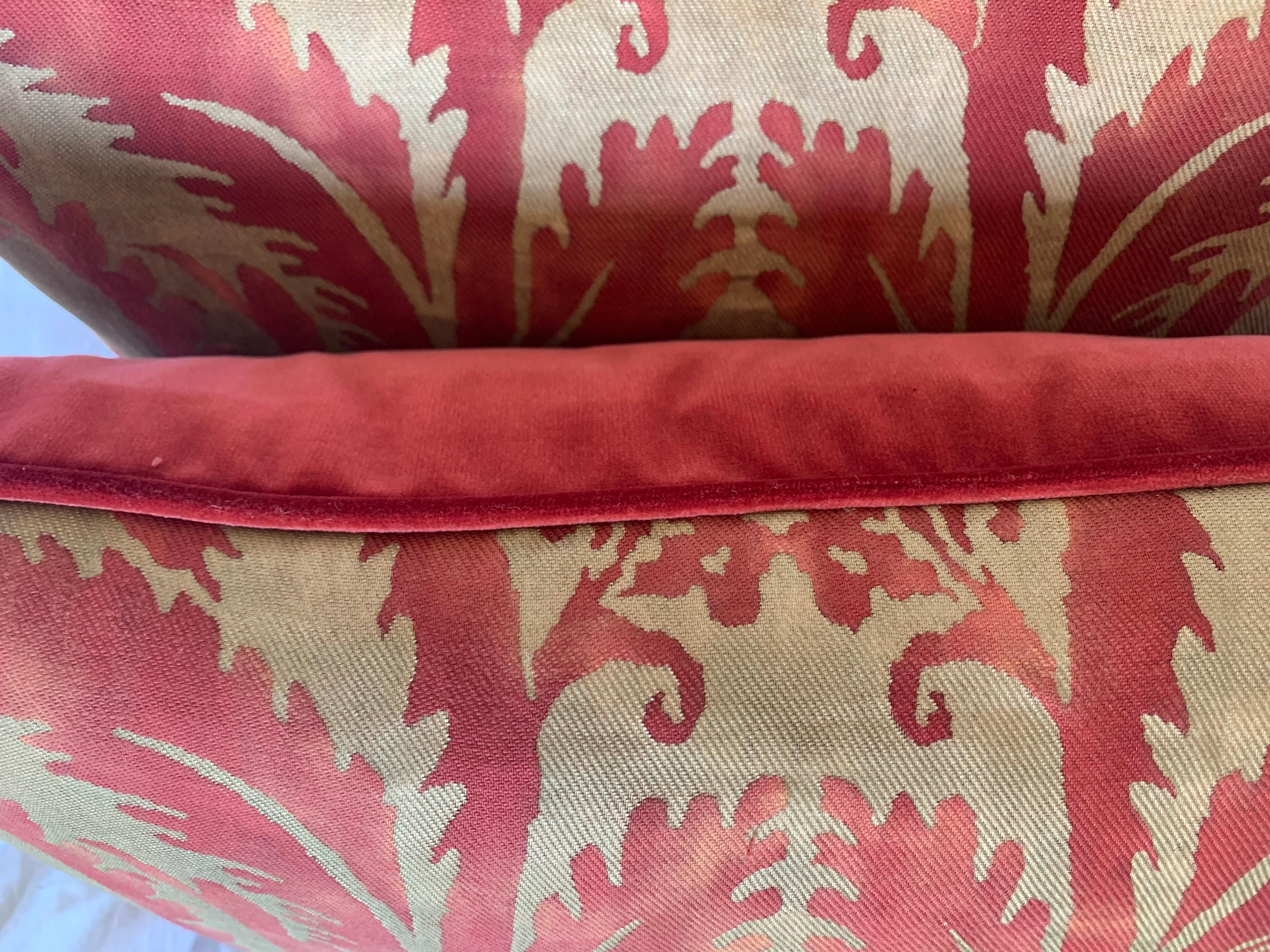 Pair of Glicine Patterned Fortuny Pillows In New Condition In Los Angeles, CA