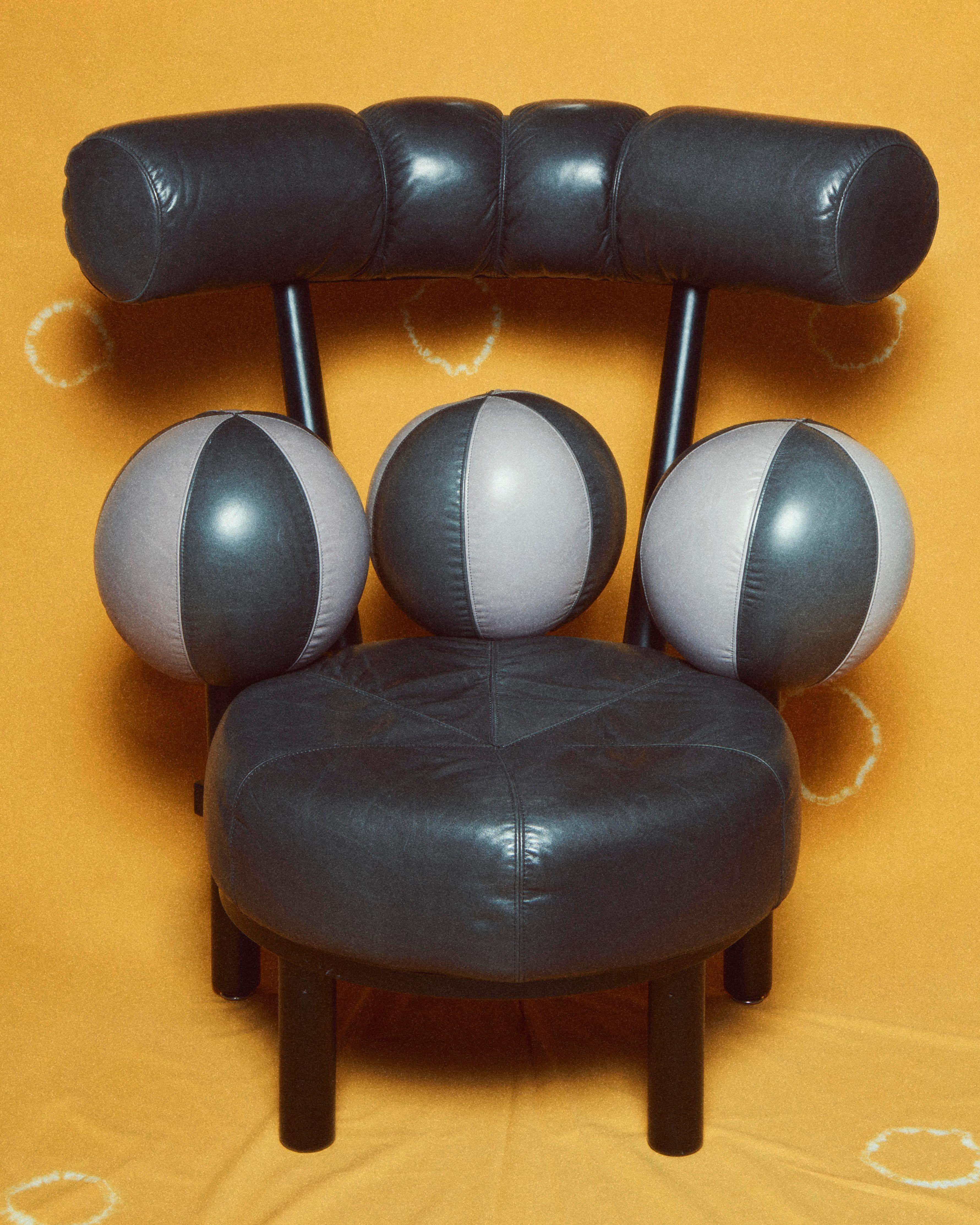 Amazing post modern pair of Globe lounge chairs by Peter Opsvik for Stokke Mobler, Norway, circa 1980

Can be sold with a matching 3-seat sofa